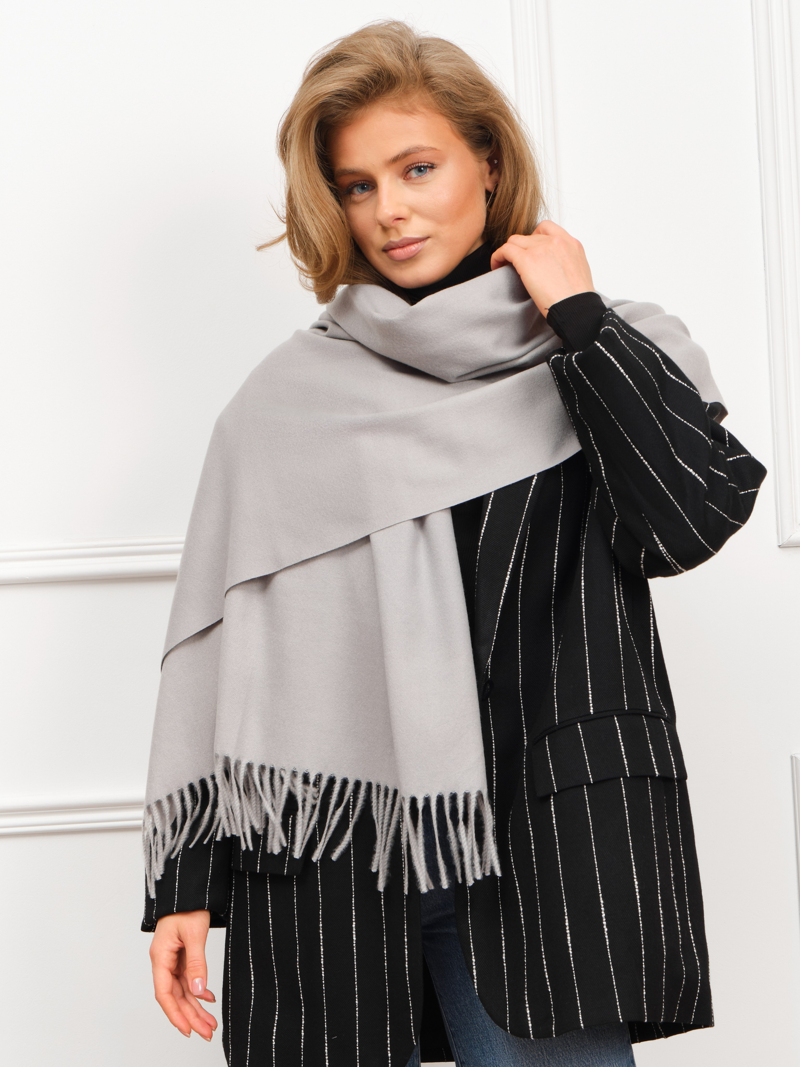 Шарфы женские. Фотостудия для Wildberries Ozon