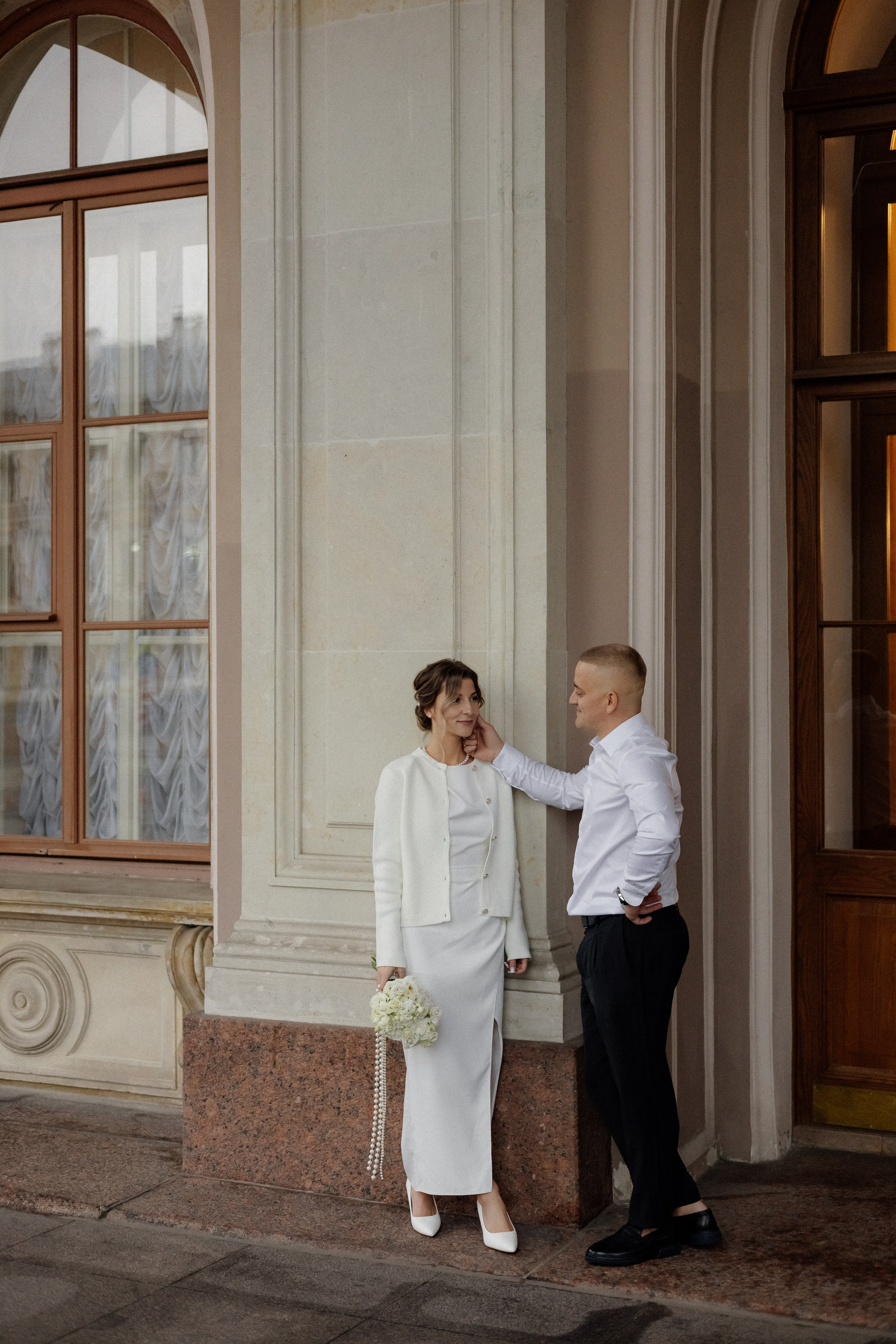 Свадебная прогулка у Исаакия. Свадебный фотограф в Санкт-Петербурге Ксения Кобышева