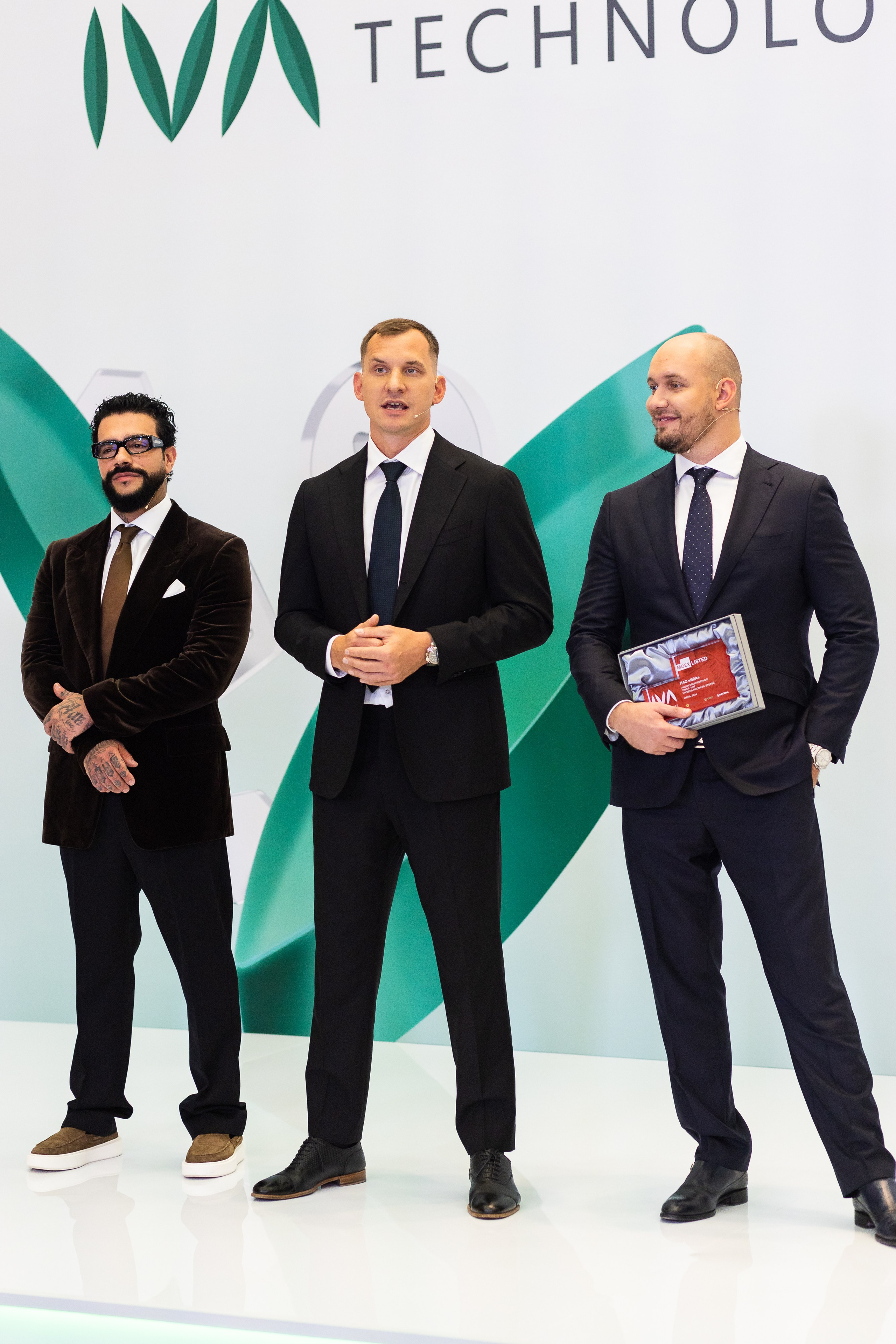 IVA на Московской бирже. Свадебный и портретный фотограф в Королёве Сергей Чихарев