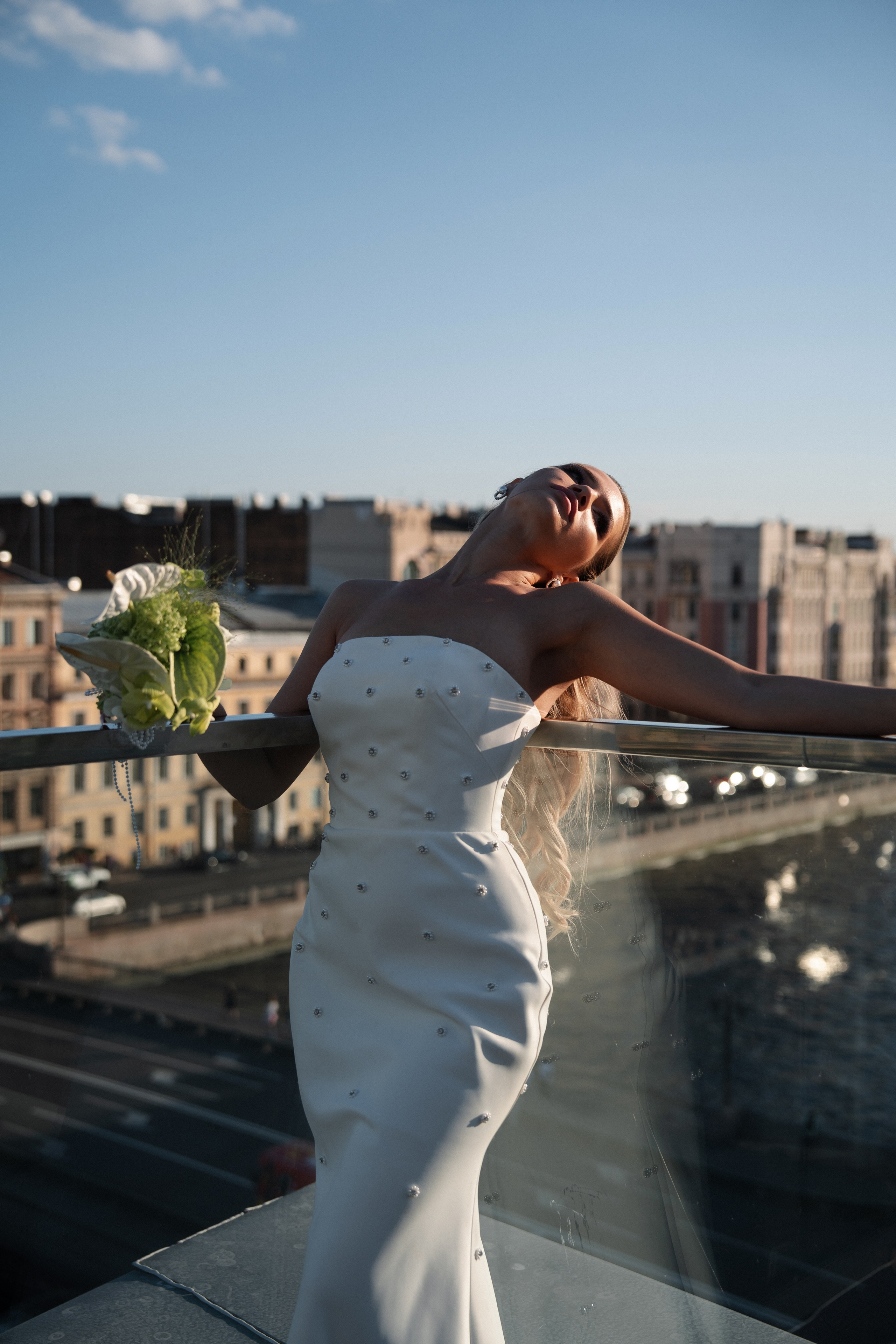 Виктория & Роман. Камерная городская свадьба в видовом ресторане в стиле современная классика. Свадебный фотограф организатор в Санкт-Петербурге Ассоль Опарина