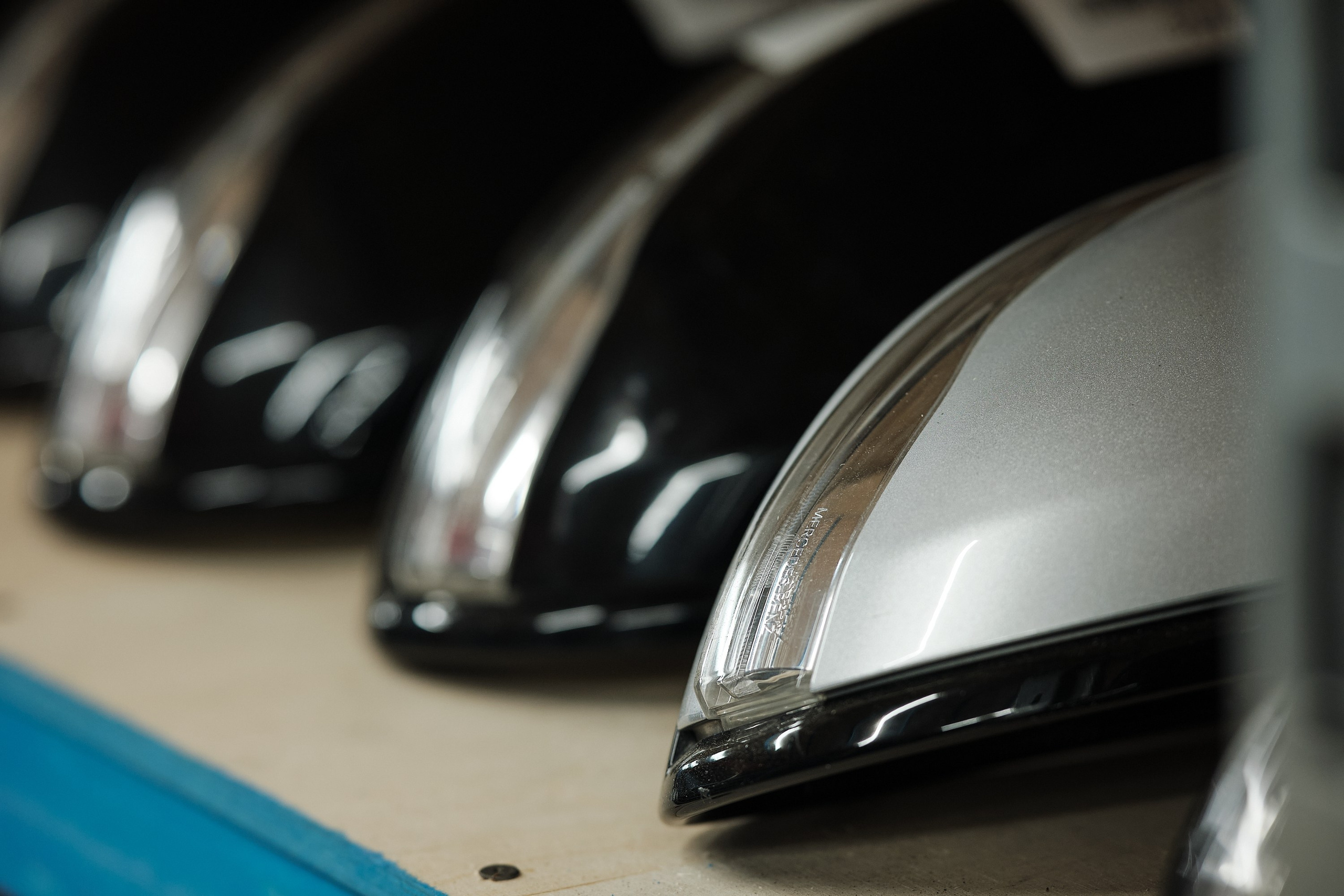 «Крыло переднее левое Mercedes-Benz W213 оригинальная кузовная деталь»«Правая дверь Mercedes-Benz E-Class W213 с заводской окраской»«Капот Mercedes-Benz S-Class W222 оригинальный, новый»«Бампер передний Mercedes-Benz GLC X253 с креплениями»«Задняя панель кузова Mercedes-Benz C-Class W205 для замены»«Усилитель порога Mercedes-Benz V-Class W447 левая сторона»«Арка колеса задняя правая Mercedes-Benz GLS X167 оригинал»«Поддомкратник Mercedes-Benz A-Class W177 с усилителем»«Крыло заднее левое Mercedes-Benz GLE W167 с лаковым покрытием»«Капот Mercedes-Maybach S-Class W223 оригинальная запчасть»«Передний бампер Mercedes-Maybach GLS X167 с датчиками парковки»