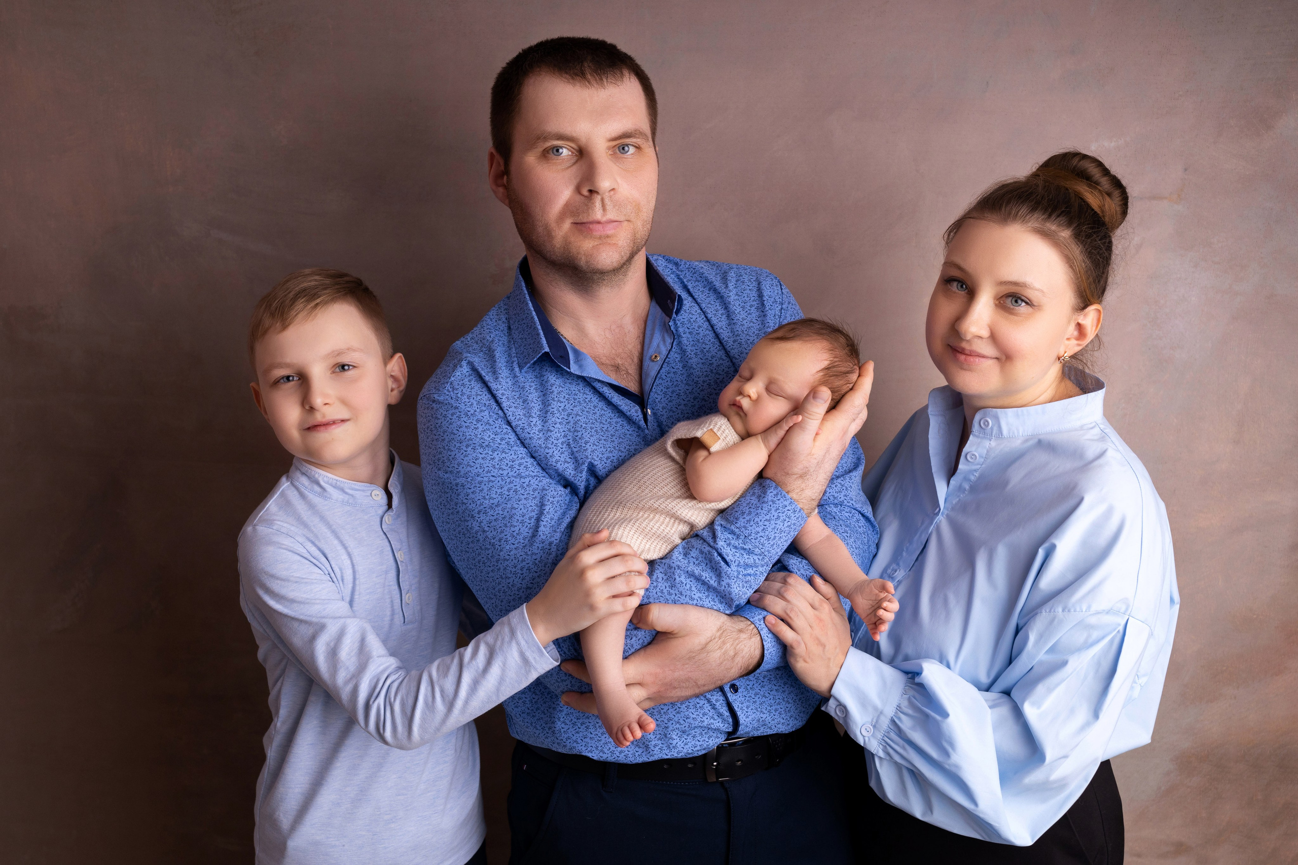 Семейные кадры от Elvira Kamaeva. Фотограф новорожденных малышей в Омске и Омской области Эльвира Камаева