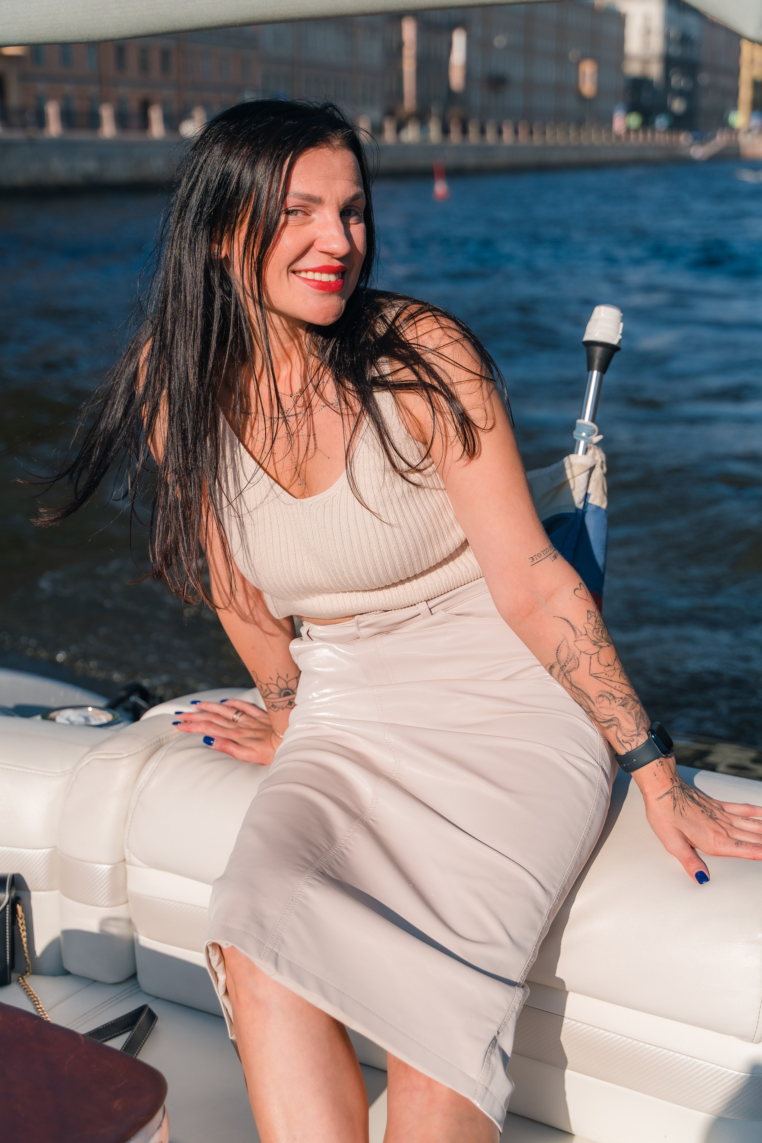 Фотосъемка девичника, встреча девушек, веселые женские портреты