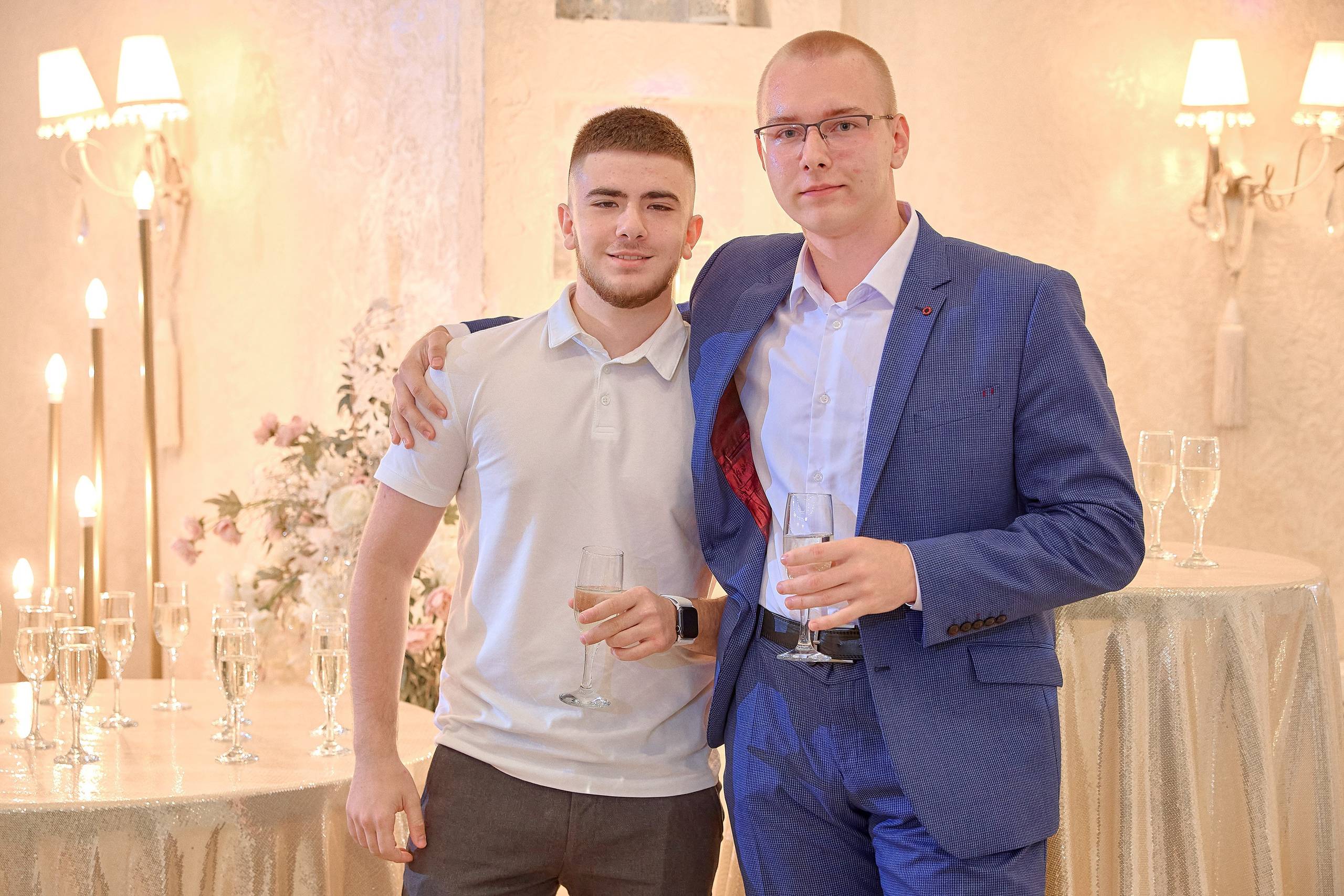 Портфолио репортажной фотосъёмки: Выпускной в ресторане «Император». Фотограф Яковлев Роман — Красноярск