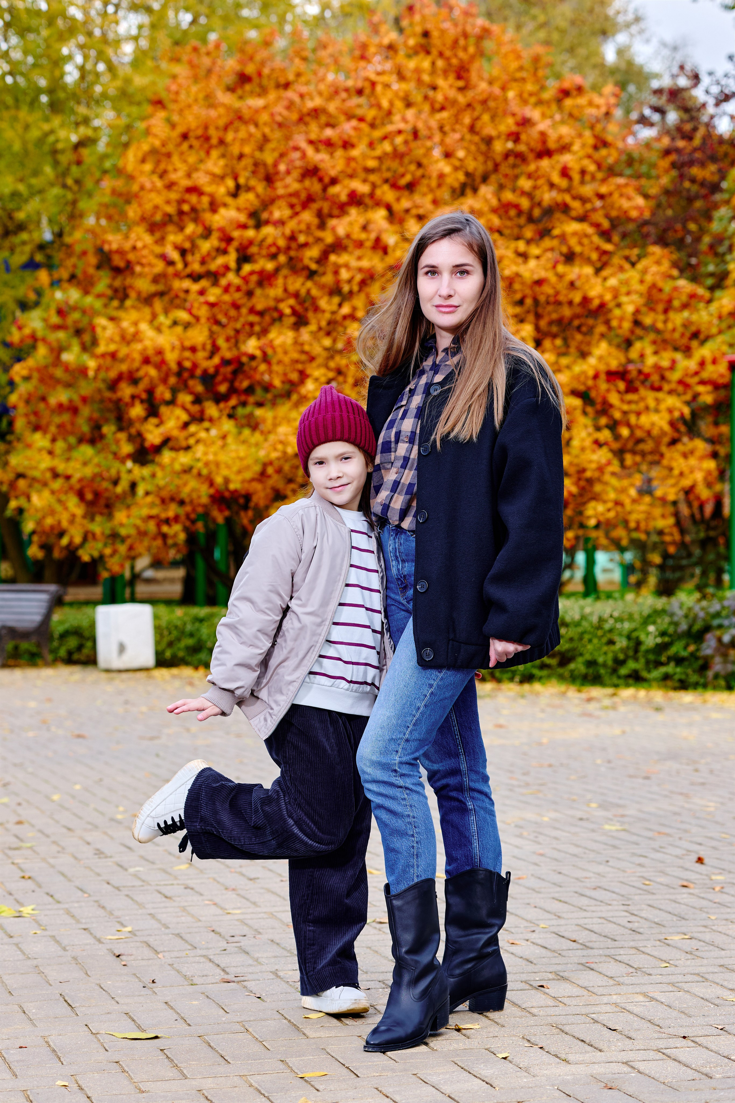 Прогулка в парке классом. Фотограф Выпускные альбомы Таганрог Сергей Коробченко