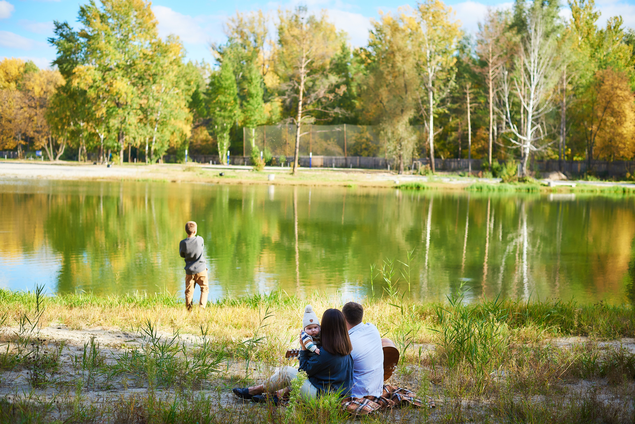 Фотосъемка. У озера. Семейный фотограф в Барнауле, Горный Алтай, Заринск, Алейск