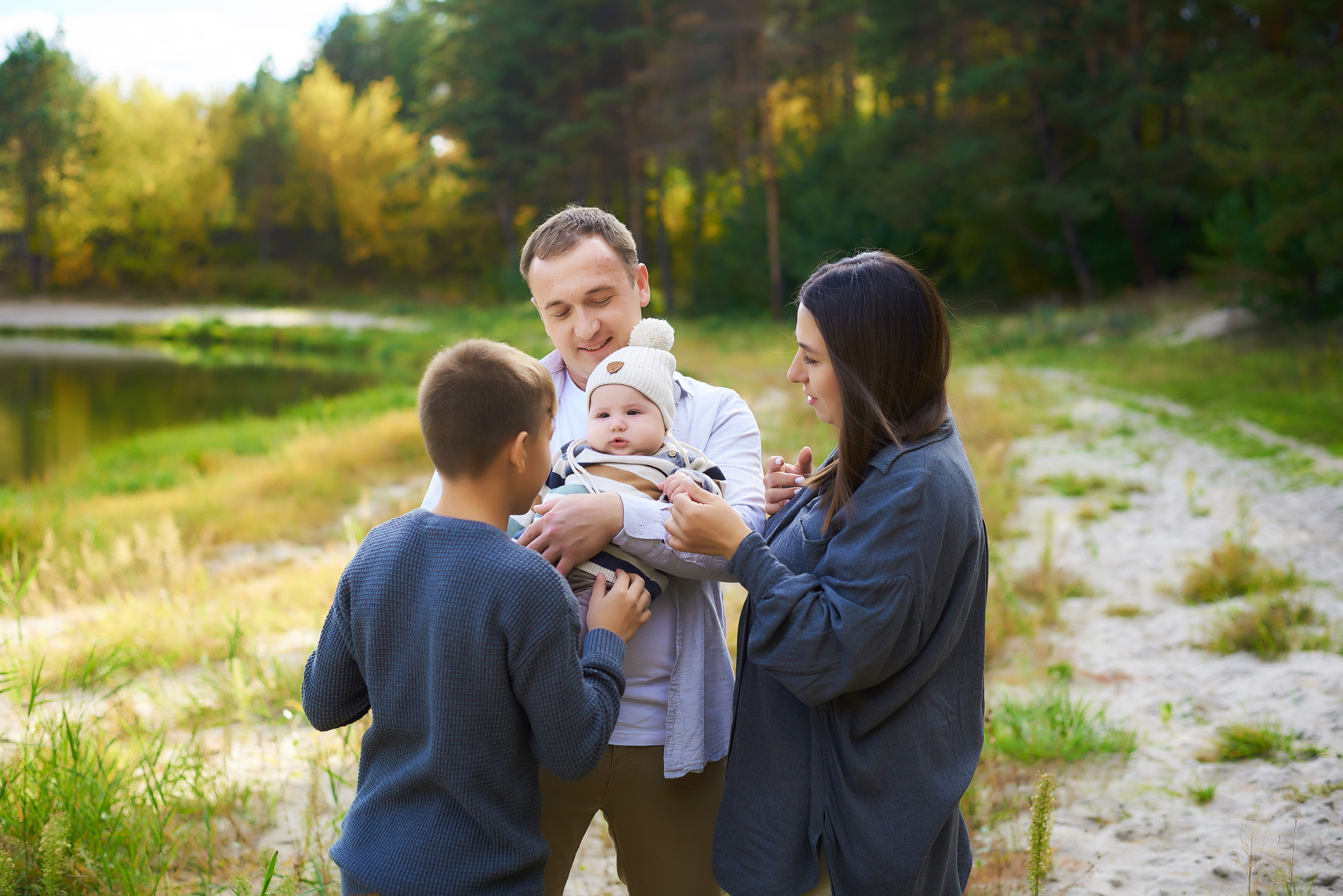 Фотосъемка. У озера. Семейный фотограф в Барнауле, Горный Алтай, Заринск, Алейск