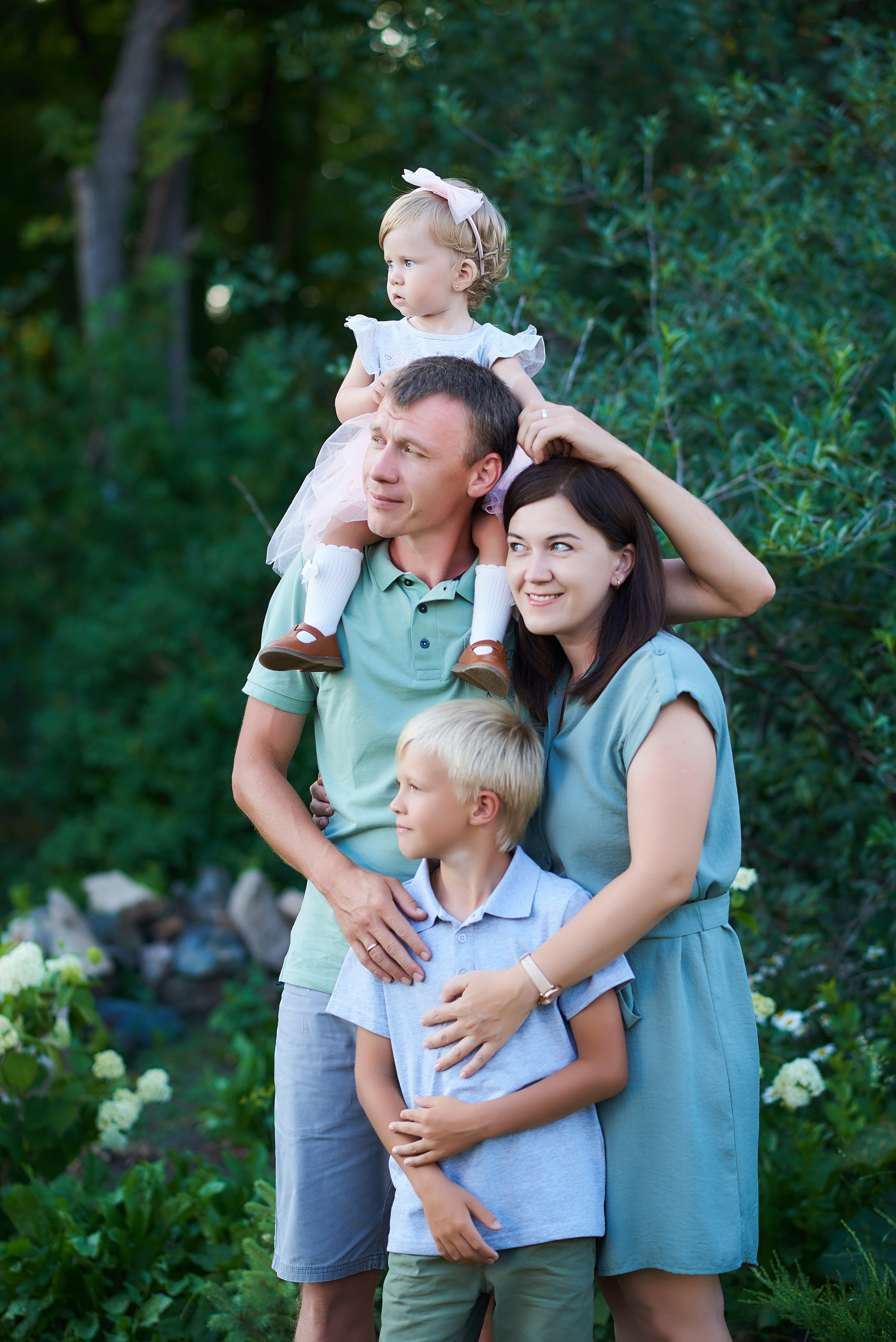 Фотосъемка. В саду. Семейный фотограф в Барнауле, Горный Алтай, Заринск, Алейск