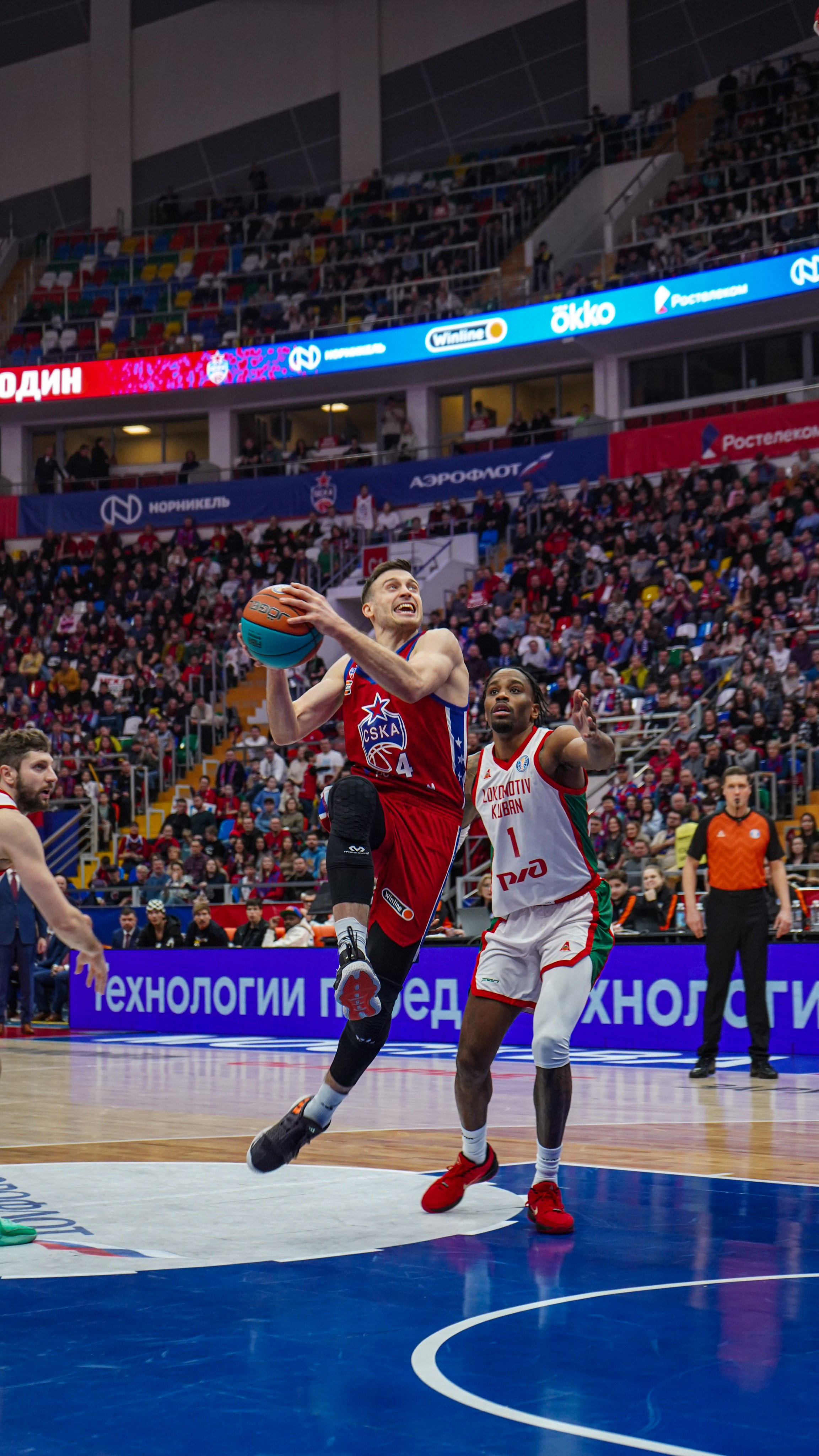 Баскетбол. ЦСКА-Локомотив Кубань (19.01.25). Автомобильный фотограф Шакая Кирилл