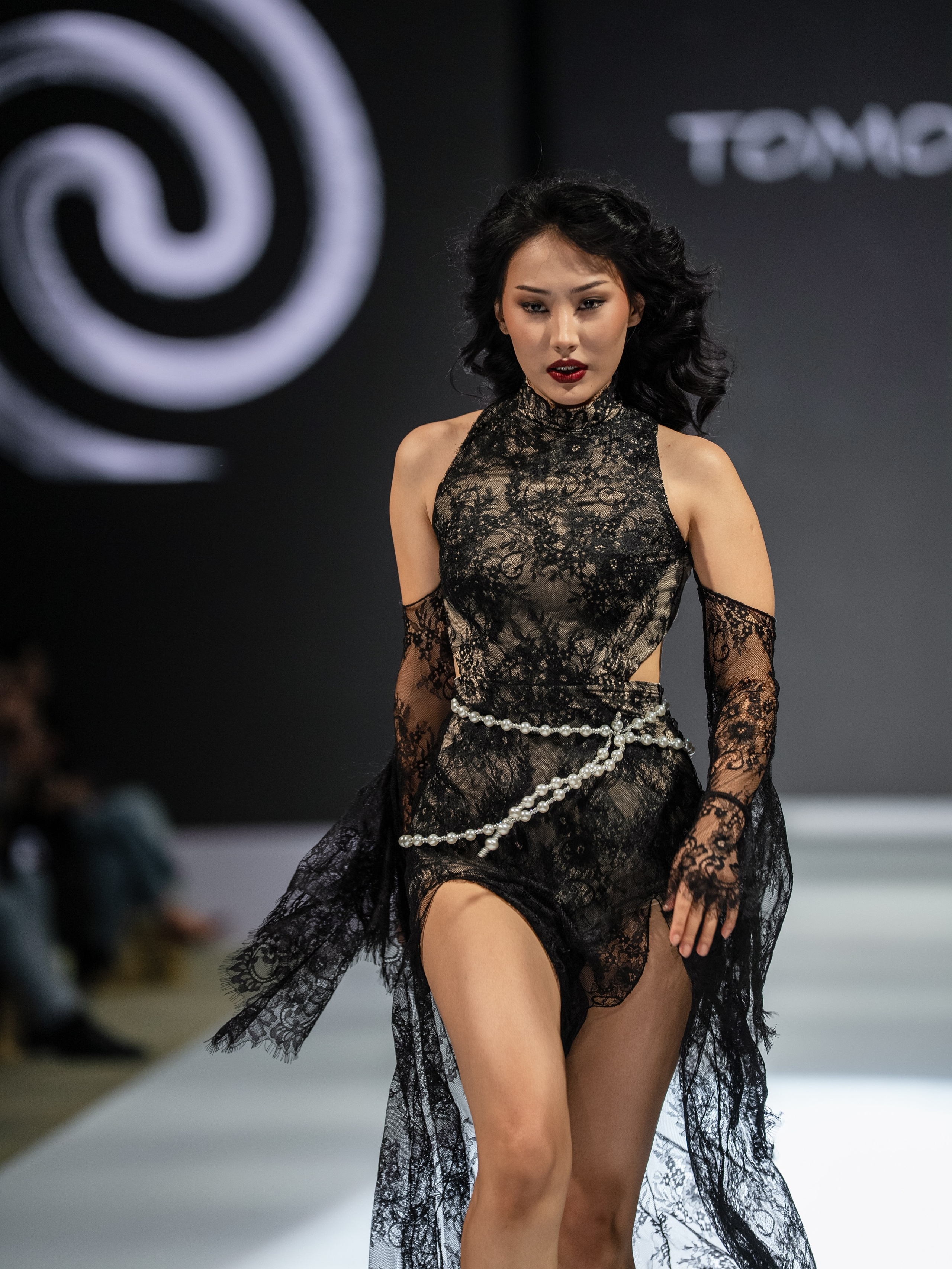 Eurasia Fashion Week Tomoyov. Сайт Алматинского НЮ АРТ, будуар и фэшн фотографа Дениса Карпенко
