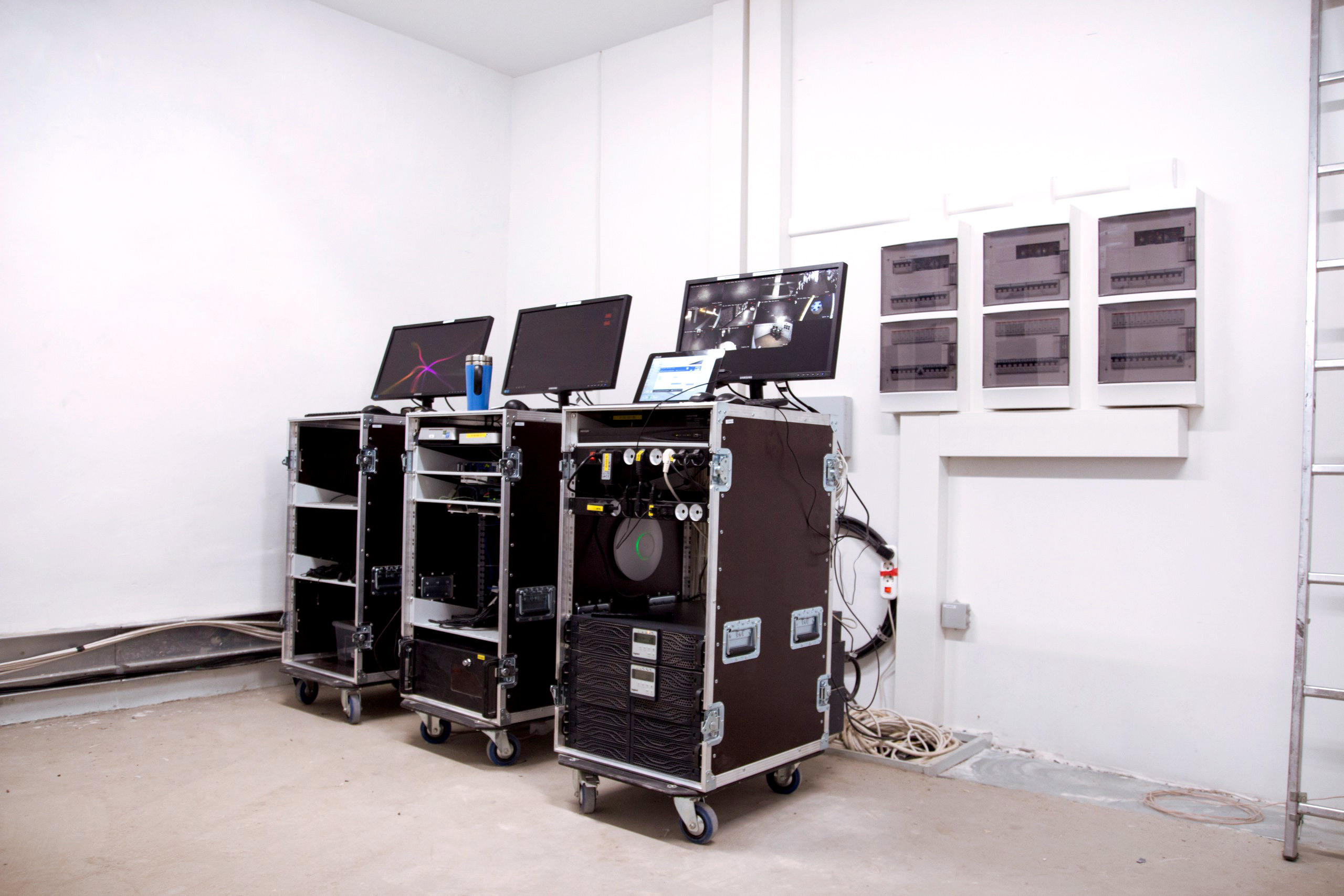 Открытие выставки Абрау Дюрсо. Креатор Ольга Яш