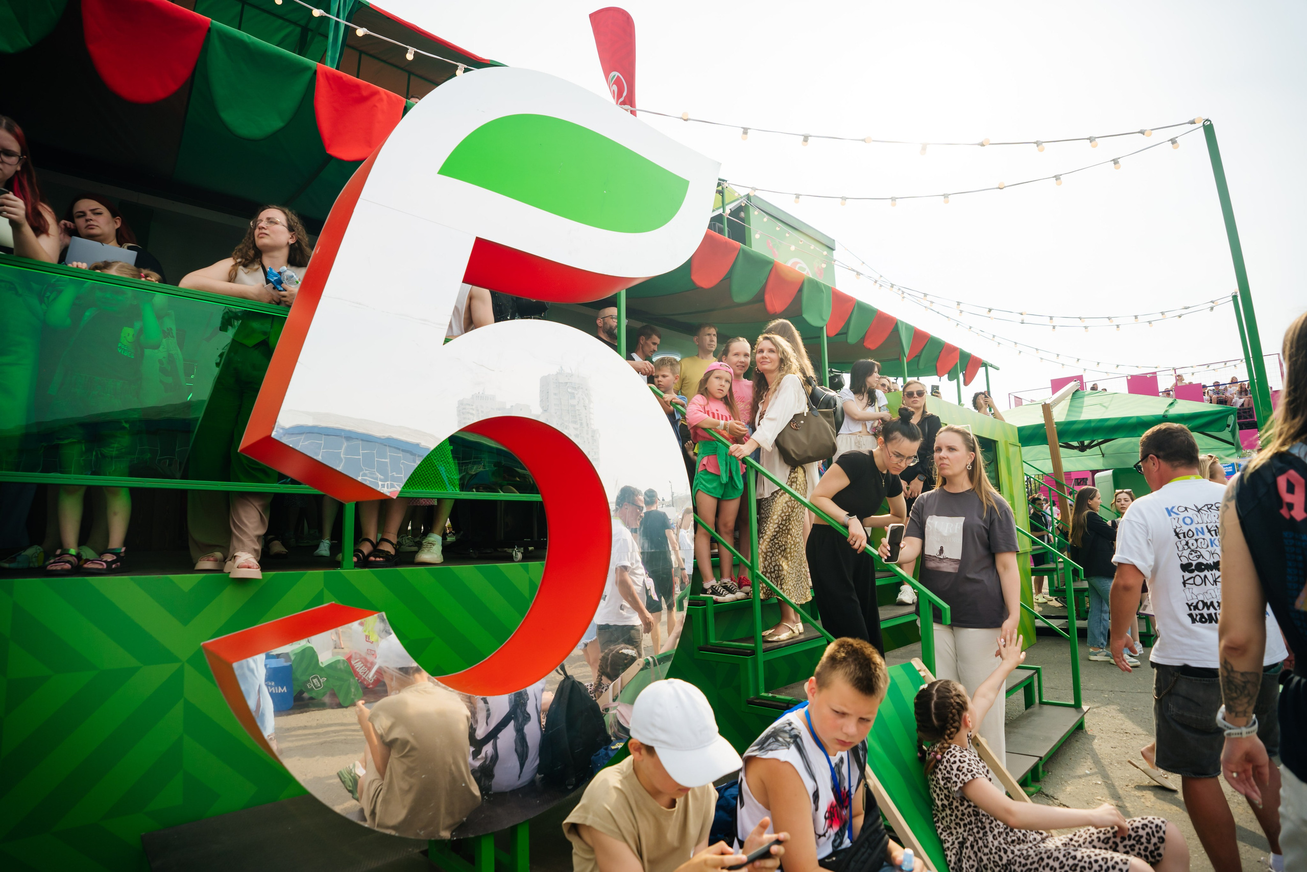 Пятерочка на VK фесте. Видеограф и Фотограф в Челябинске Ксения и Владимир Рюмины