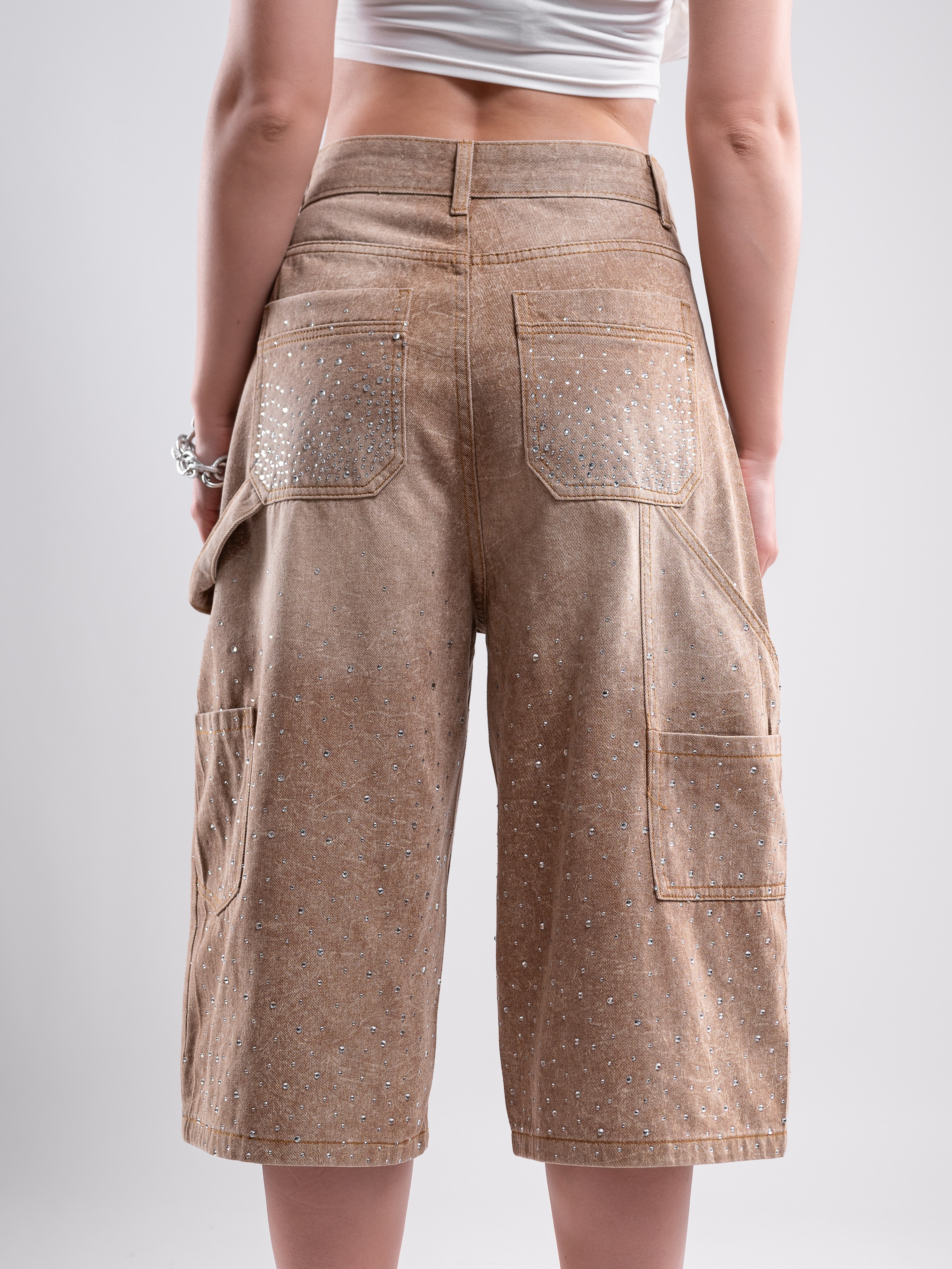 Джинсовые бриджи. Предметный фотограф, фото для маркетплейсов Пятигорск, КМВ