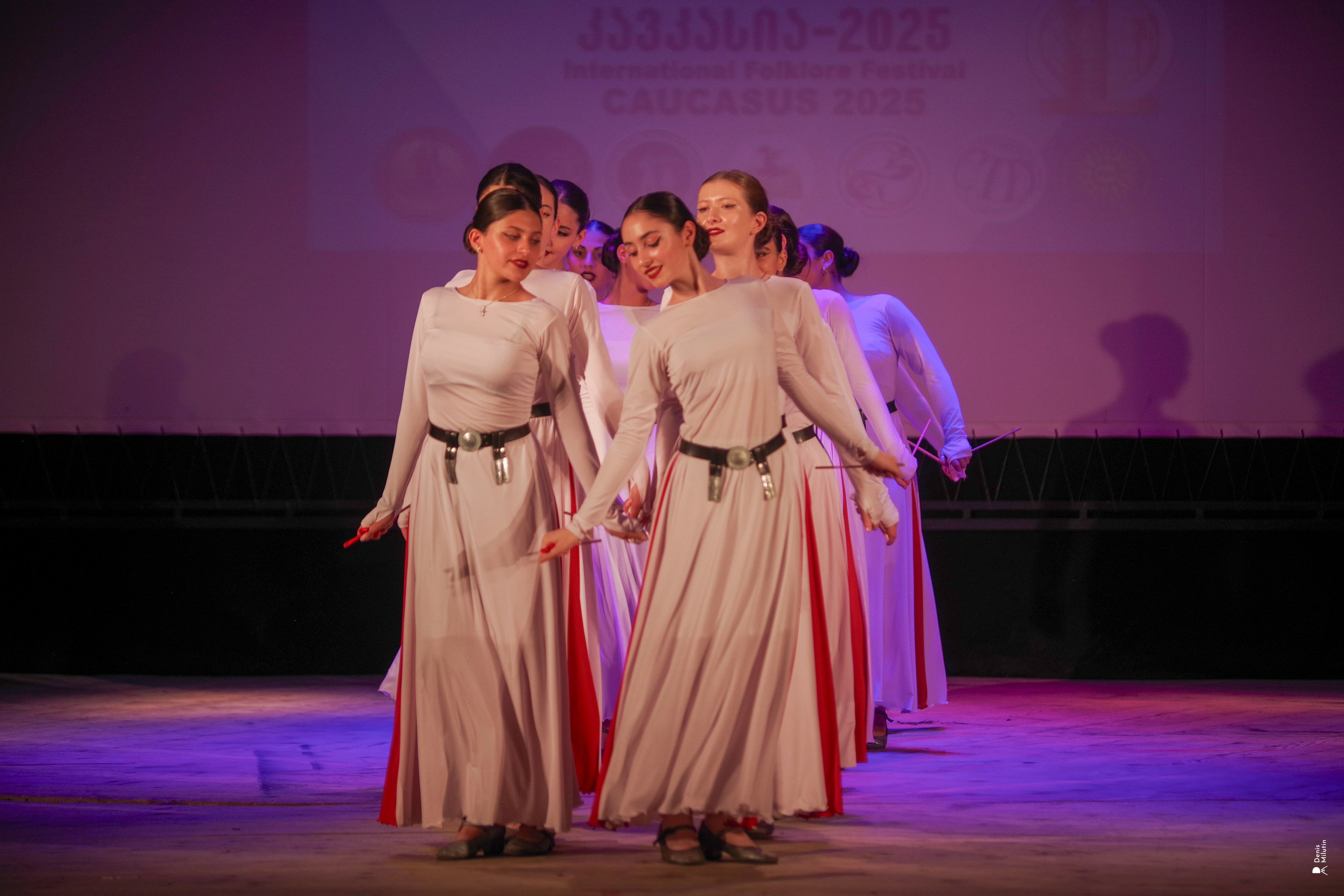 Танцы в прекрасном Они. Портретный фотограф Денис Милютин