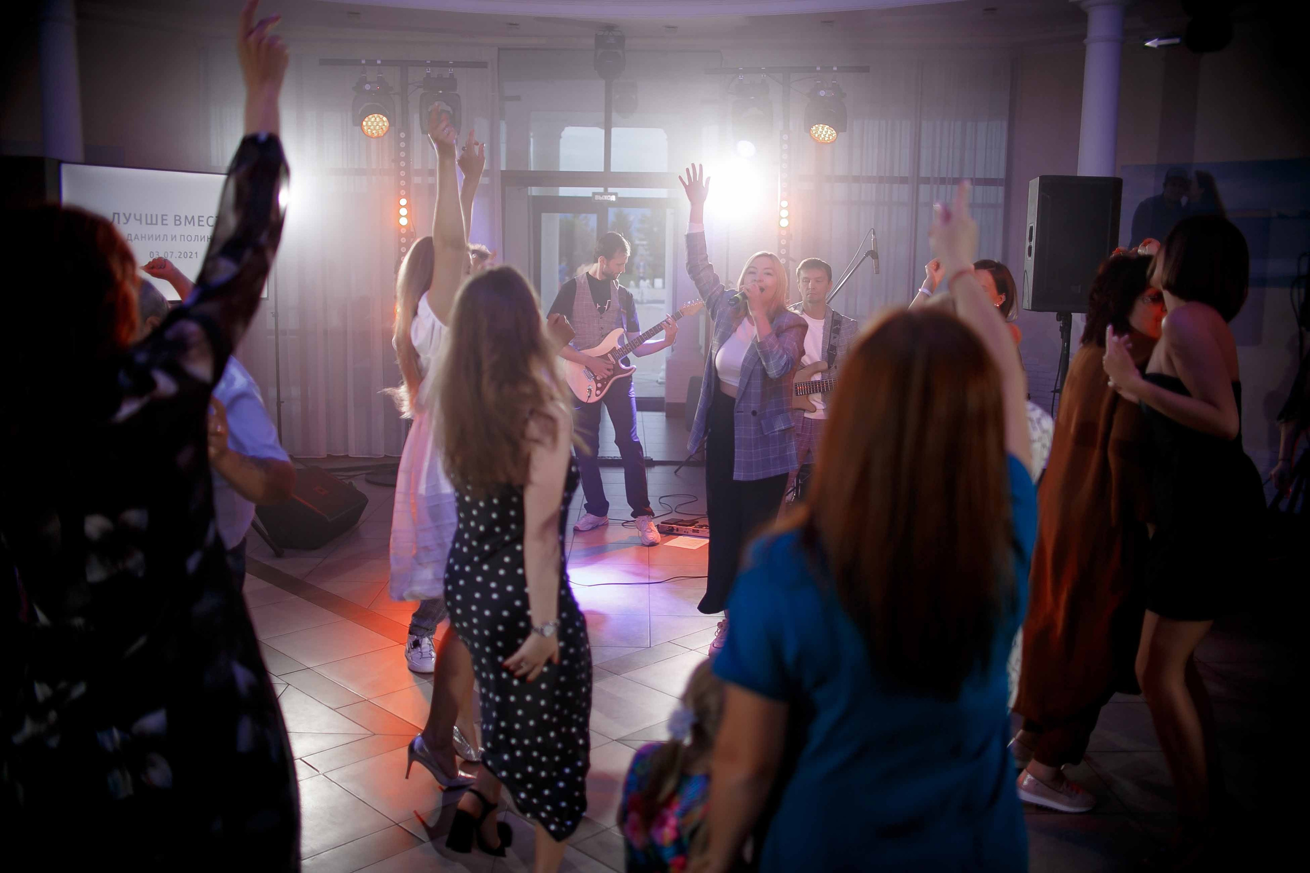 Площадка «Кафе Миллениум». Ваш репортажный фотограф Артемий Антонов