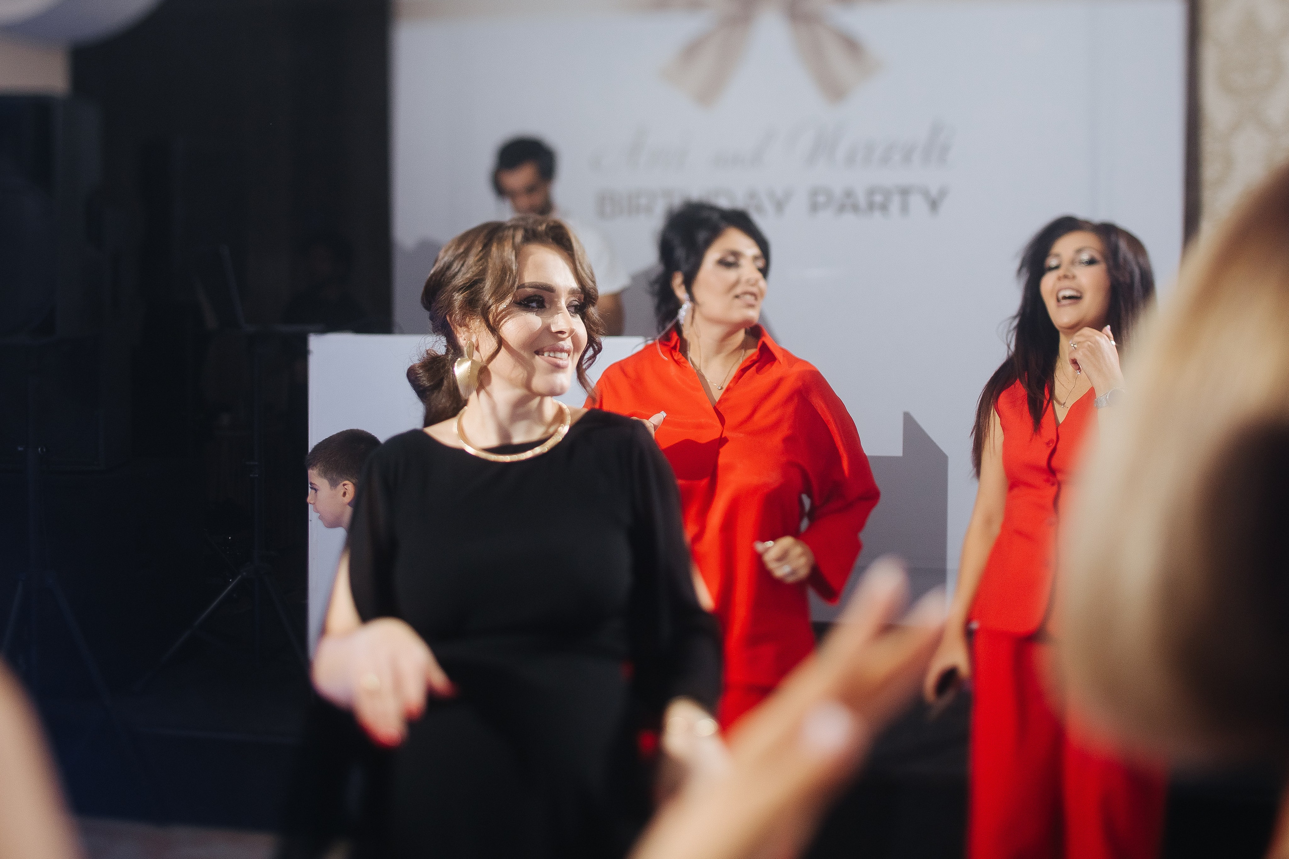 Ани и Назели. 35&5 День рождения, «Янтарь». Фотограф в Красноярске Надежда Воскресенская