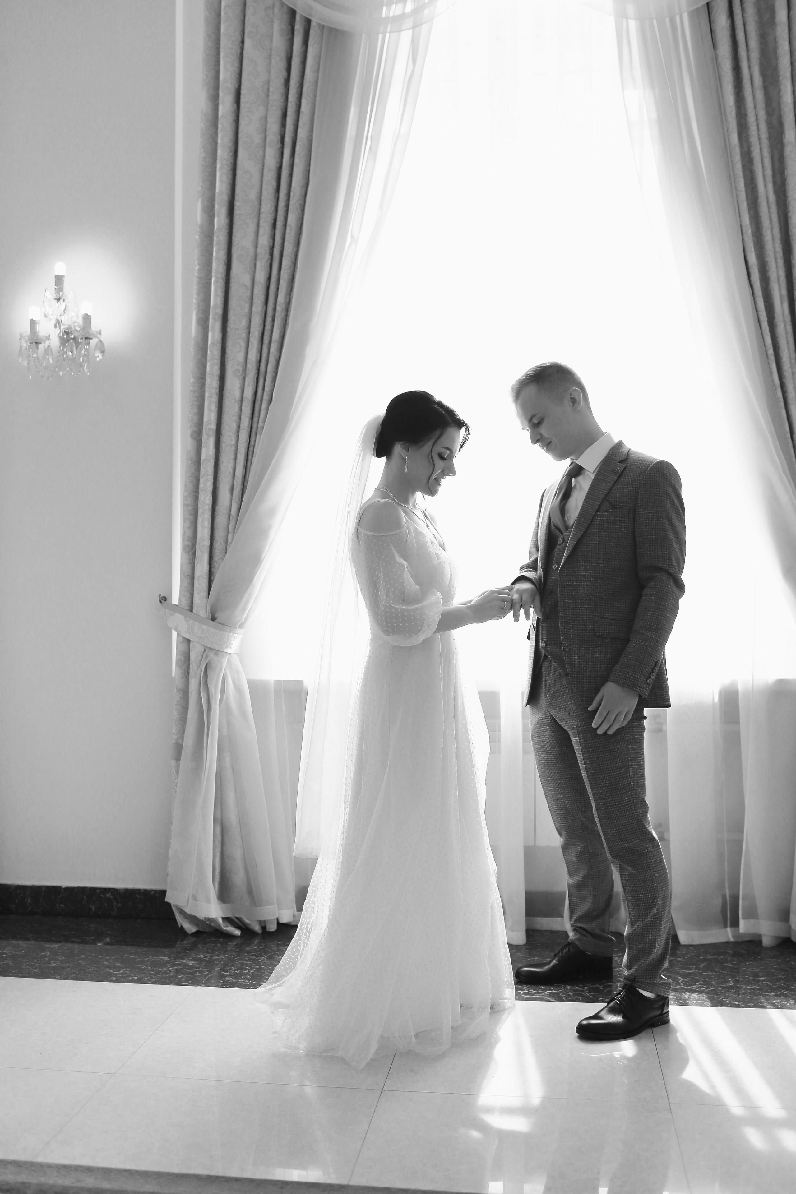 Съемка пары в отеле, на природе, в городе. Свадебный и репортажный фотограф в Ярославле и Санкт-Петербурге Роман Микрюков