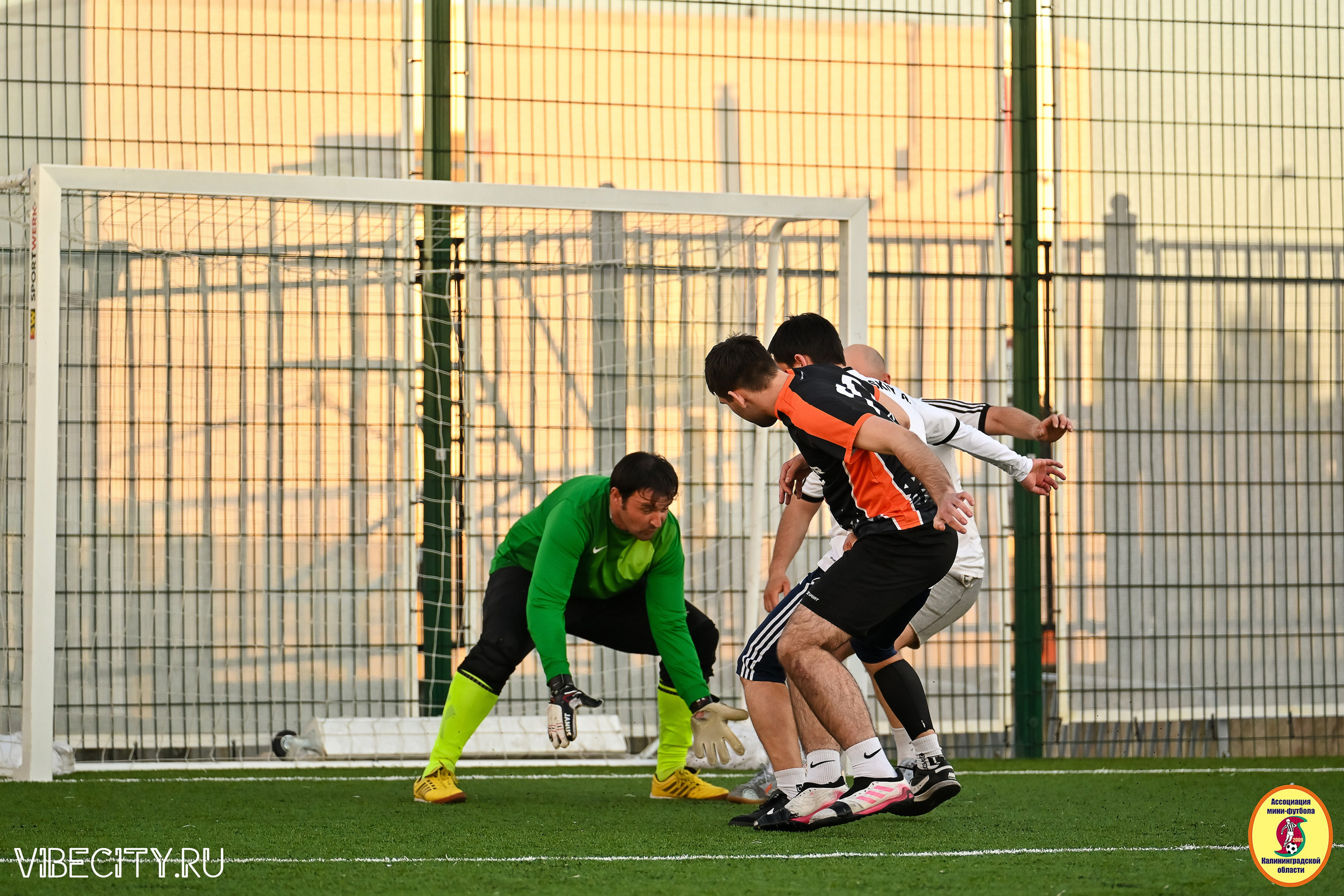 ИГРЫ МИНИ-ФУТБОЛЬНОЙ И КОРПОРАТИВНОЙ ЛИГИ. VIBECITY.RU Вайб Сити Ру Фоторепортажи Фотоотчеты Калининград