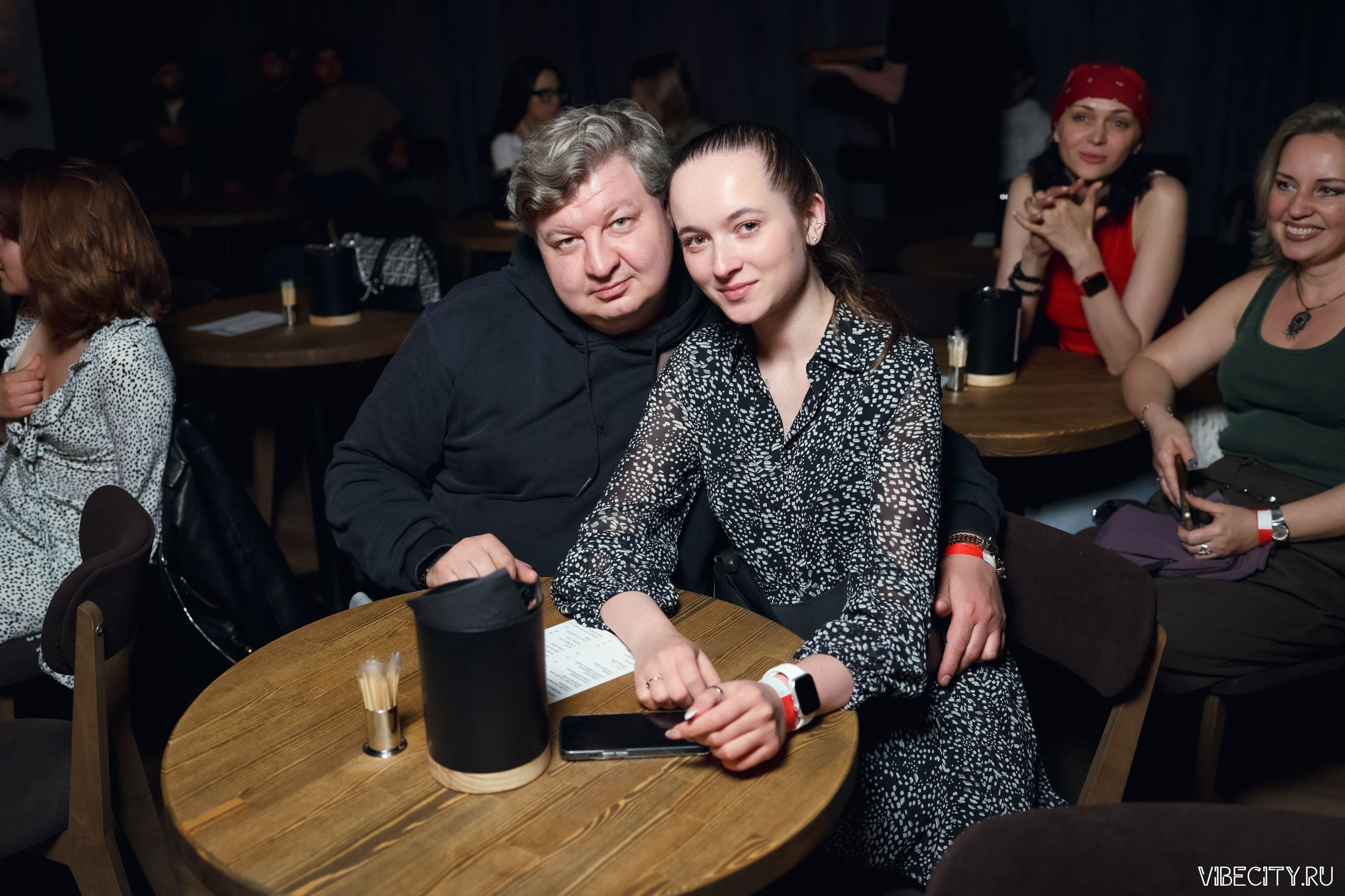 Стендап клуб Локация. VIBECITY.RU Вайб Сити Ру Фоторепортажи Фотоотчеты Калининград