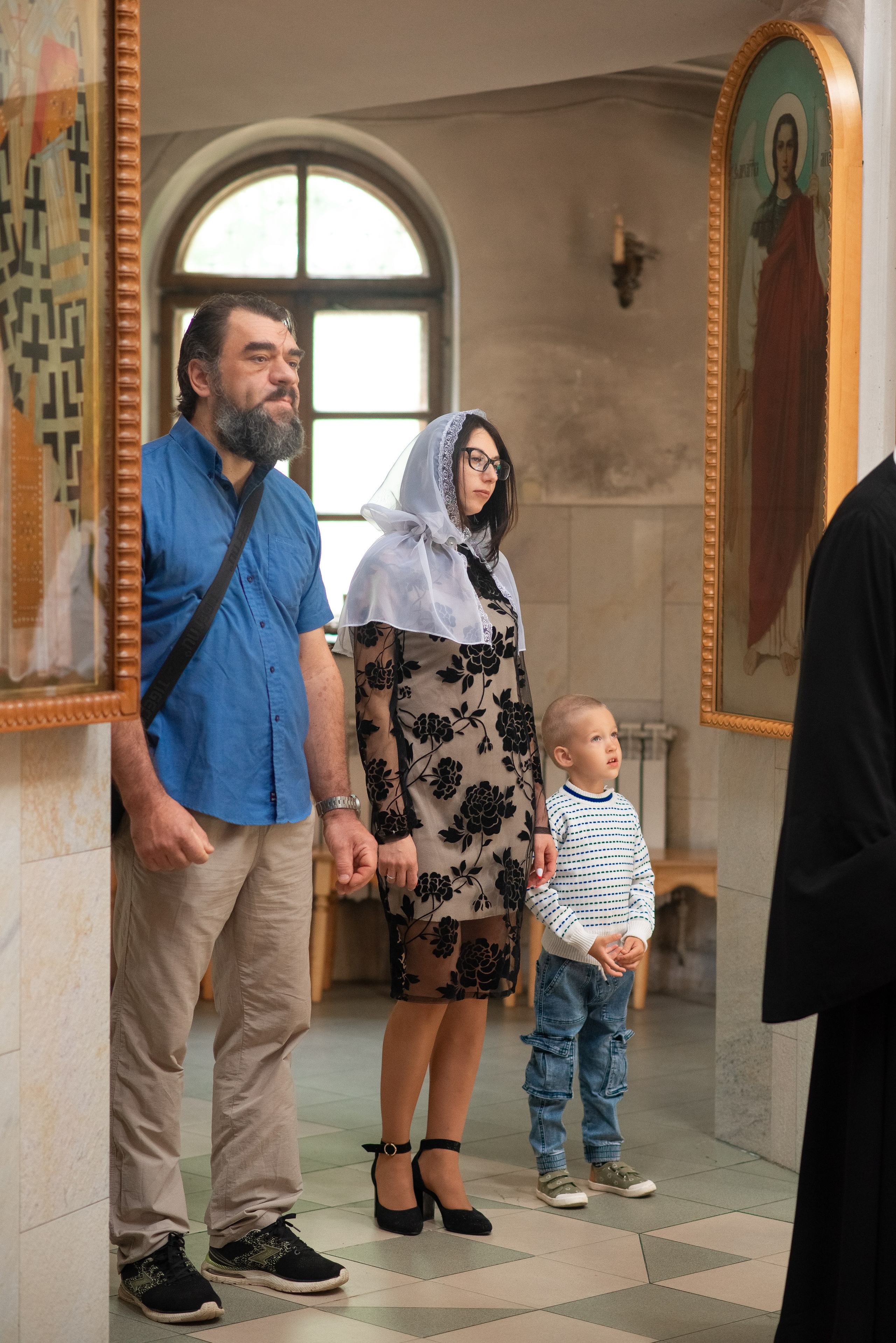 Крещение Дианы в хр. Иконы Минской. Семейный фотограф на выписку из роддома и крещение Минск Настя Гришук