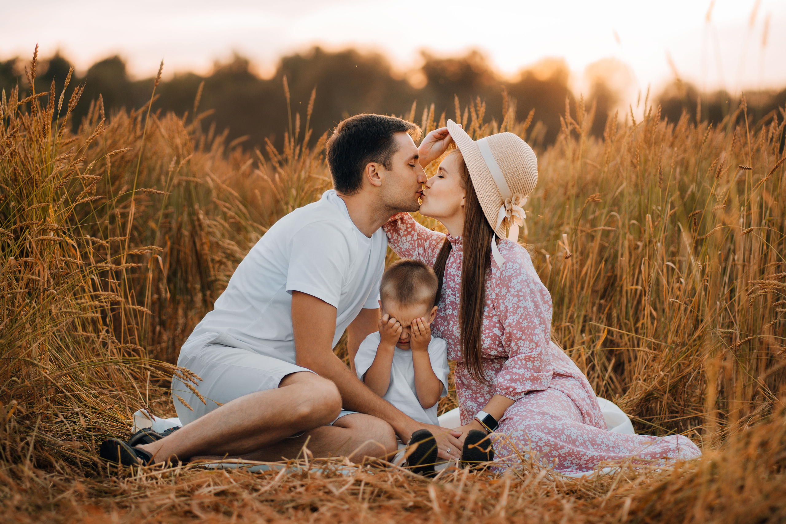 Артем, Лена и Антон в пшеничных полях. Анастасия Подольская: фотограф из Иркутска