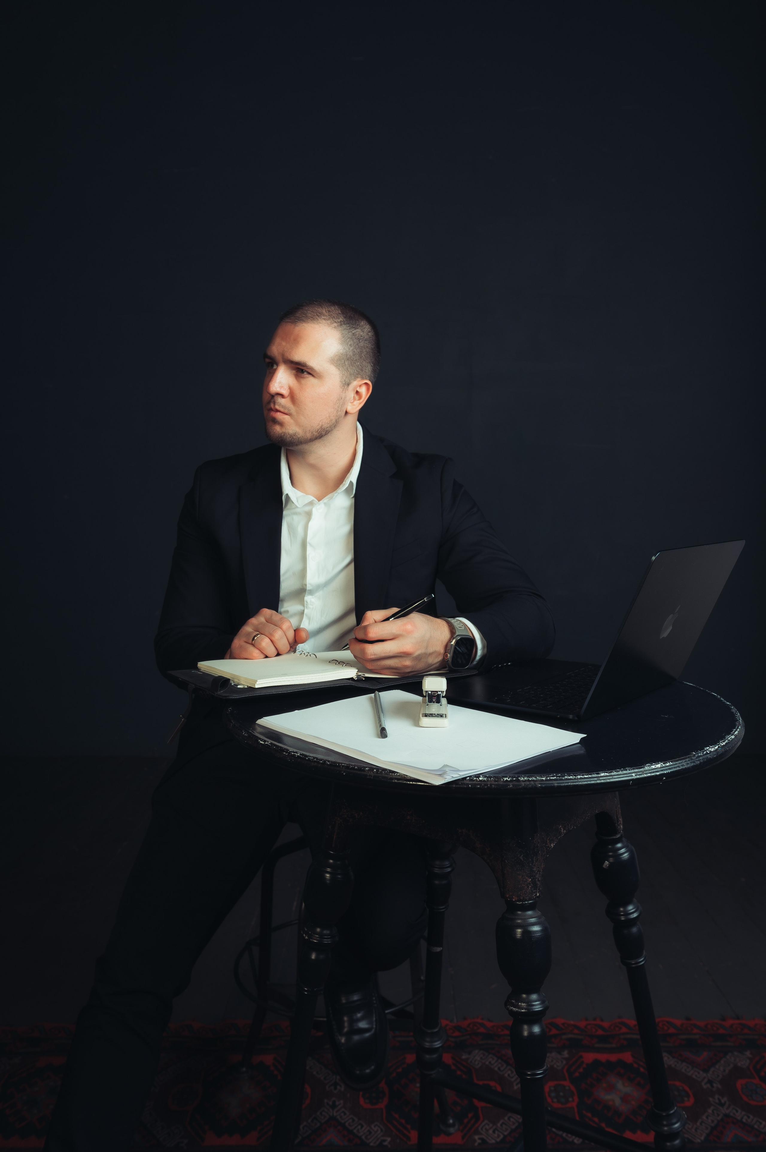 Никита Пустовалов — портретная съёмка. Иван Кубик — фотограф и видеограф