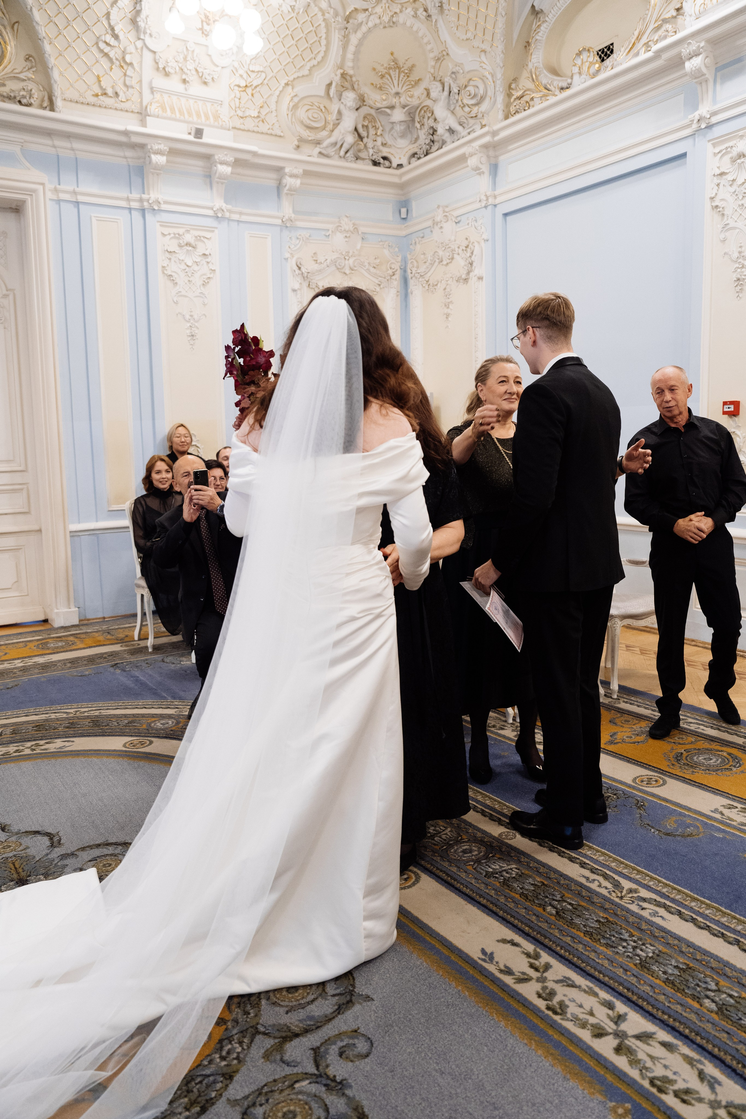 Современная свадьба во дворце. Свадебный фотограф организатор в Санкт-Петербурге Ассоль Опарина