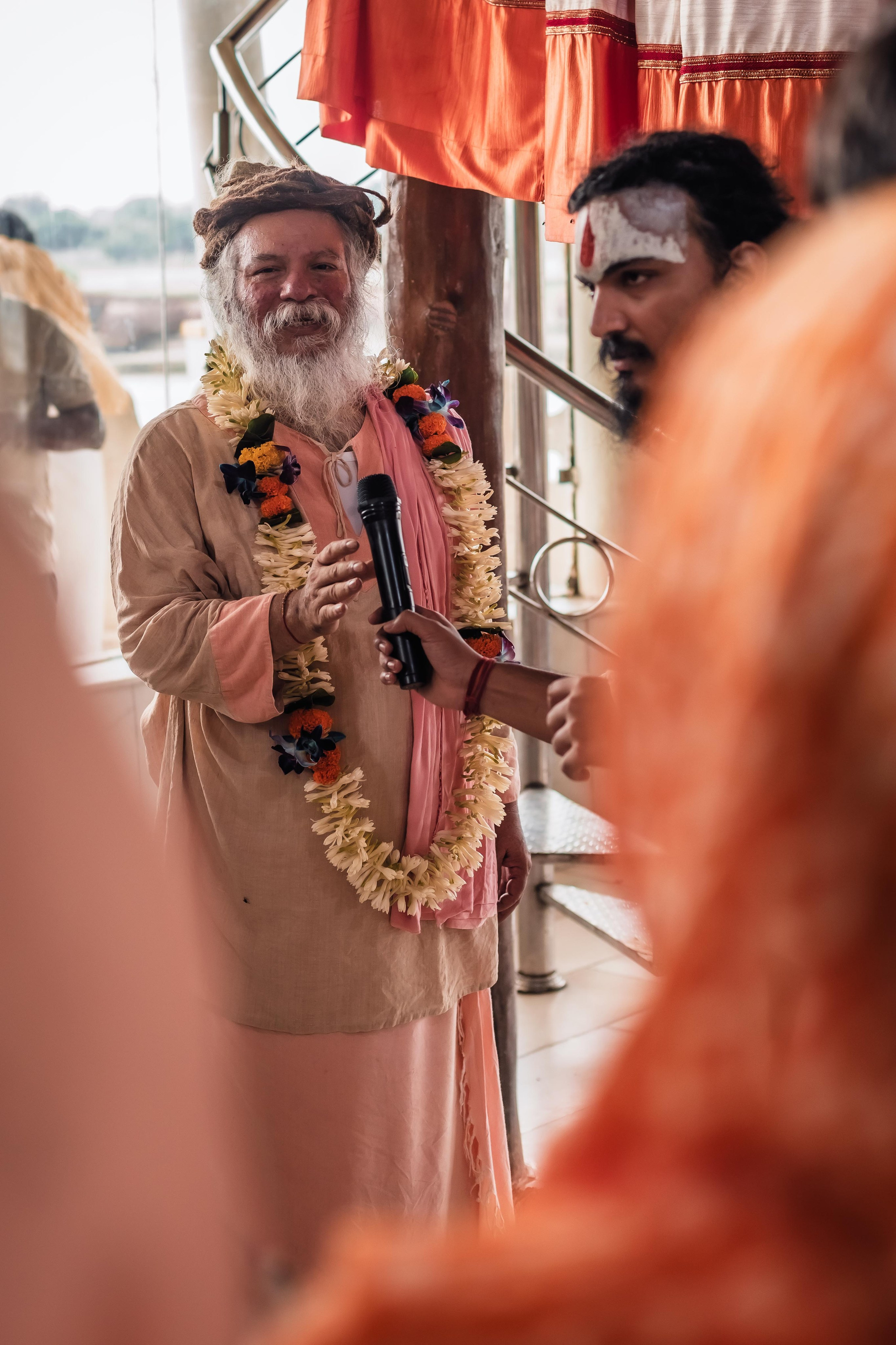 Abhisheka Devraha Baba on Sri Devdas ji maharaj bd. Mariam Bagdasaryan