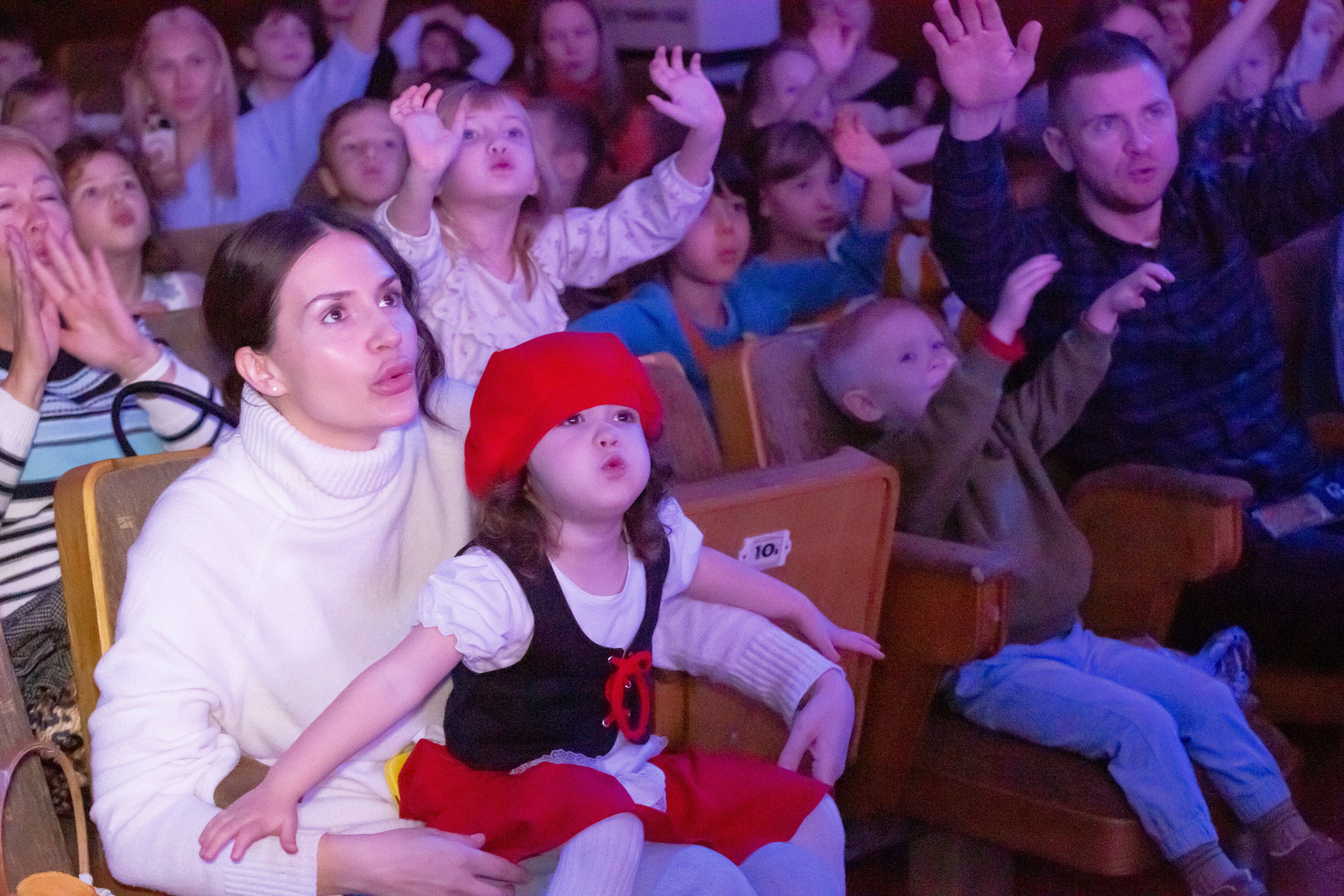 Спектакль Снежные человечки — театр Саквояж. Фотограф в Сочи Юрий Шептаев