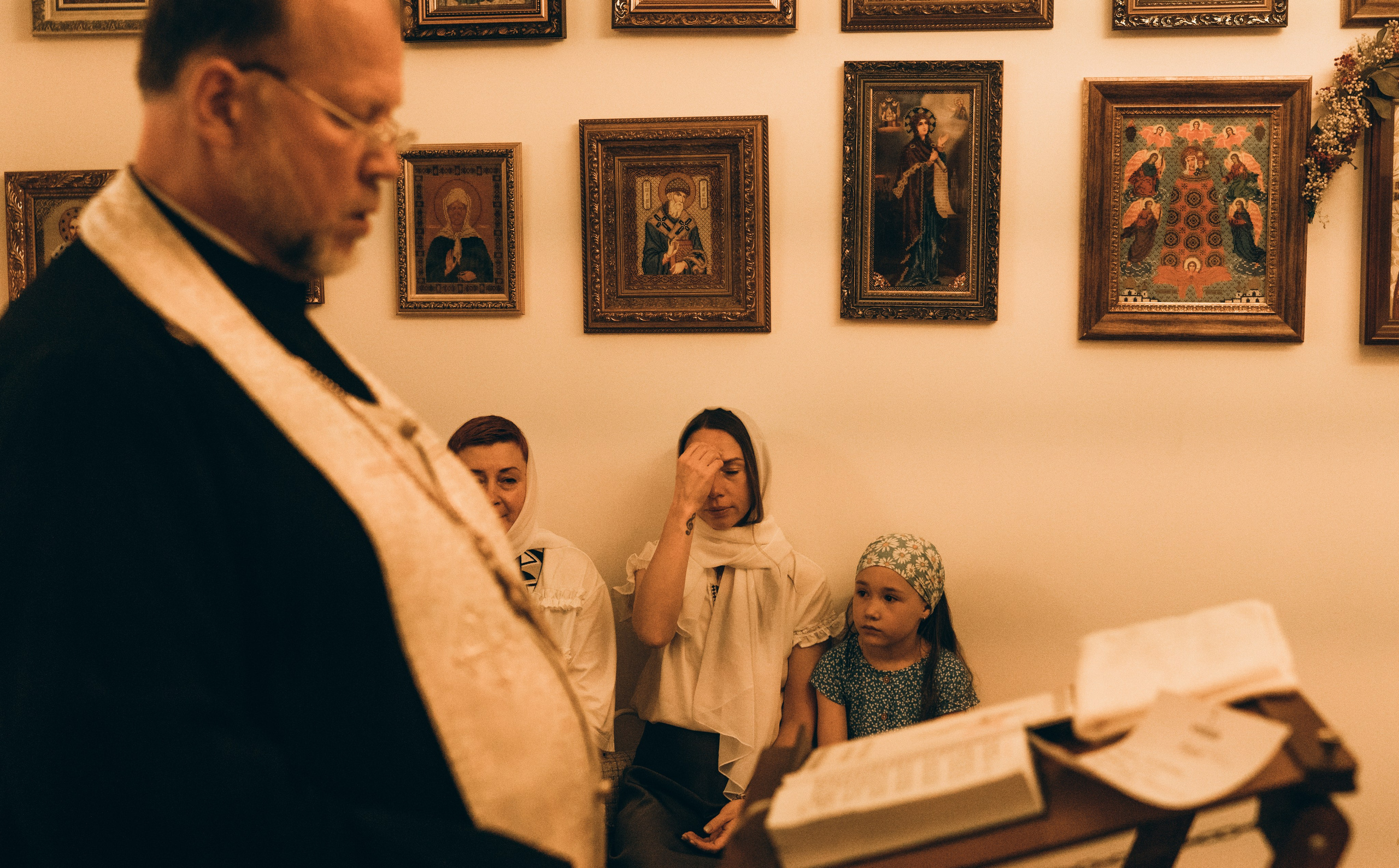 Таинство крещение в Москве. Семейный, ньюборн фотограф, фотограф на роды в Москве, Виктория Тюльдюкова