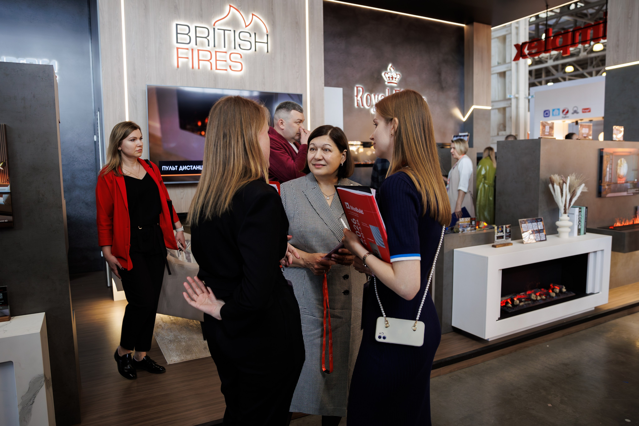 Выставка Royal Flame. Фотосъёмка для бизнеса — предметное фото, репортаж с мероприятий, портреты людей, съёмка интерьера и экстерьера