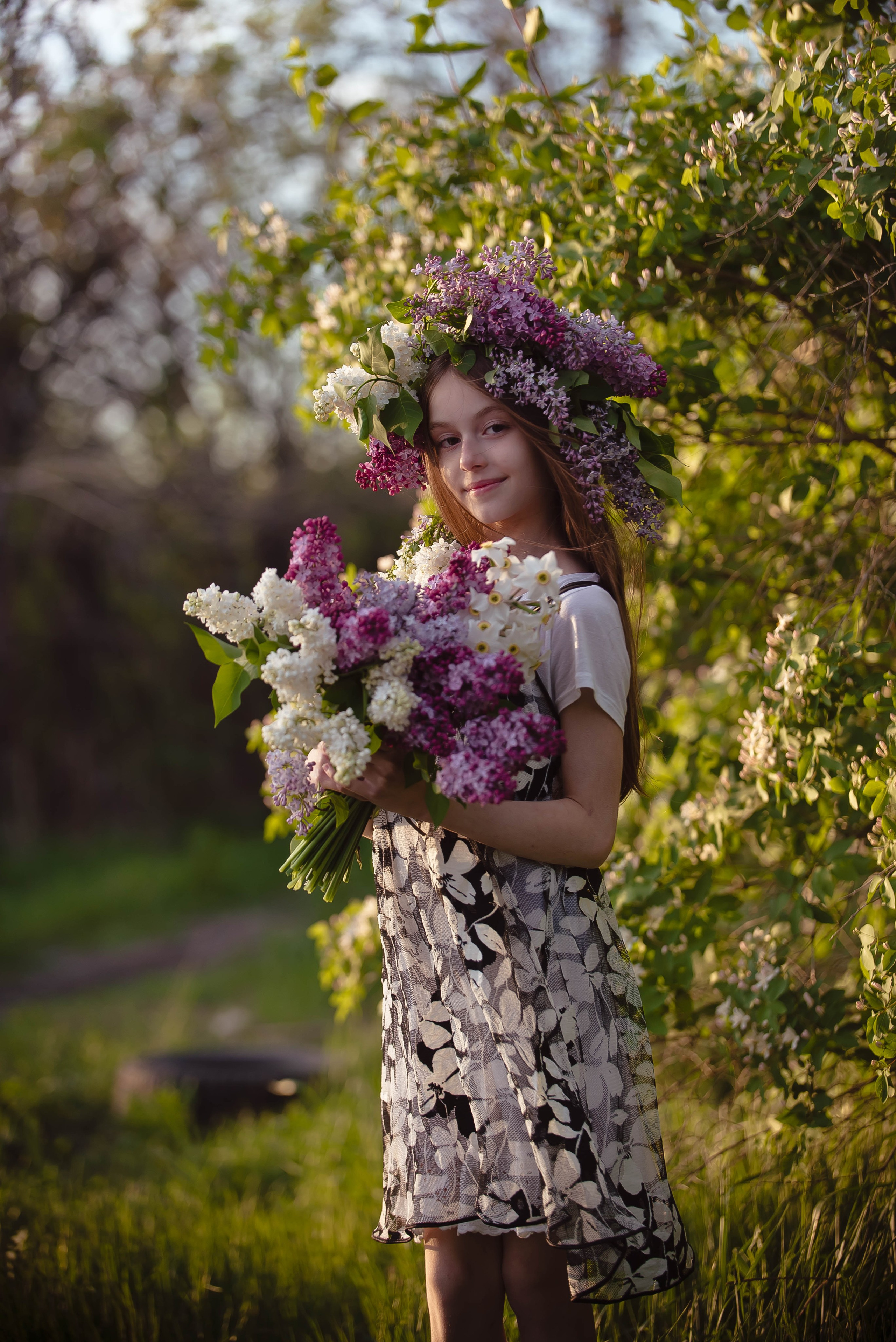 Анютка в сиреньке. Арт-фотограф Евгений Матвиенко