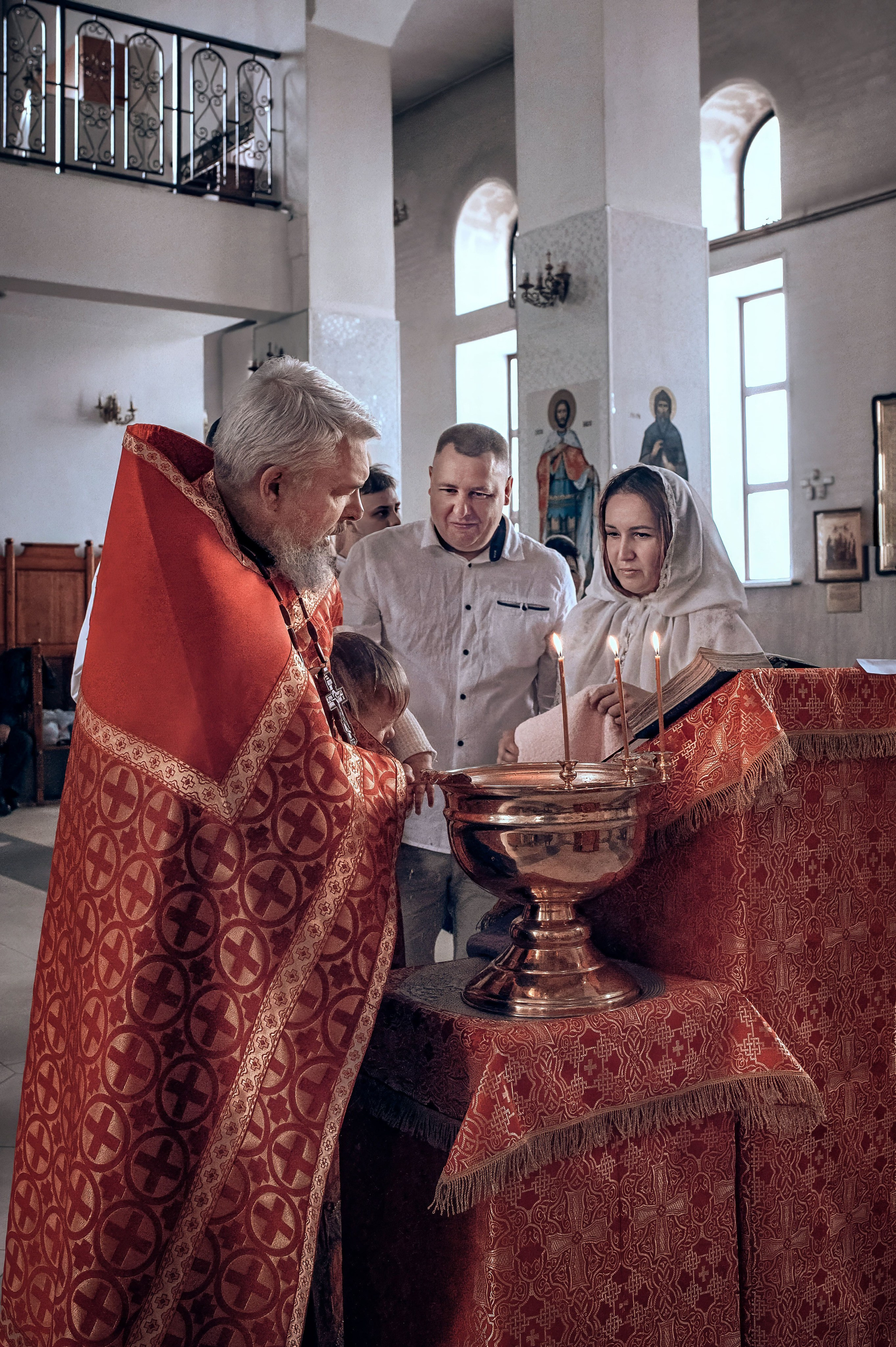 Крещение Мирославы в храме Феодора Тирона. Фотографы крещения/венчания  Красноярск Татьяна и Вячеслав Переваловы