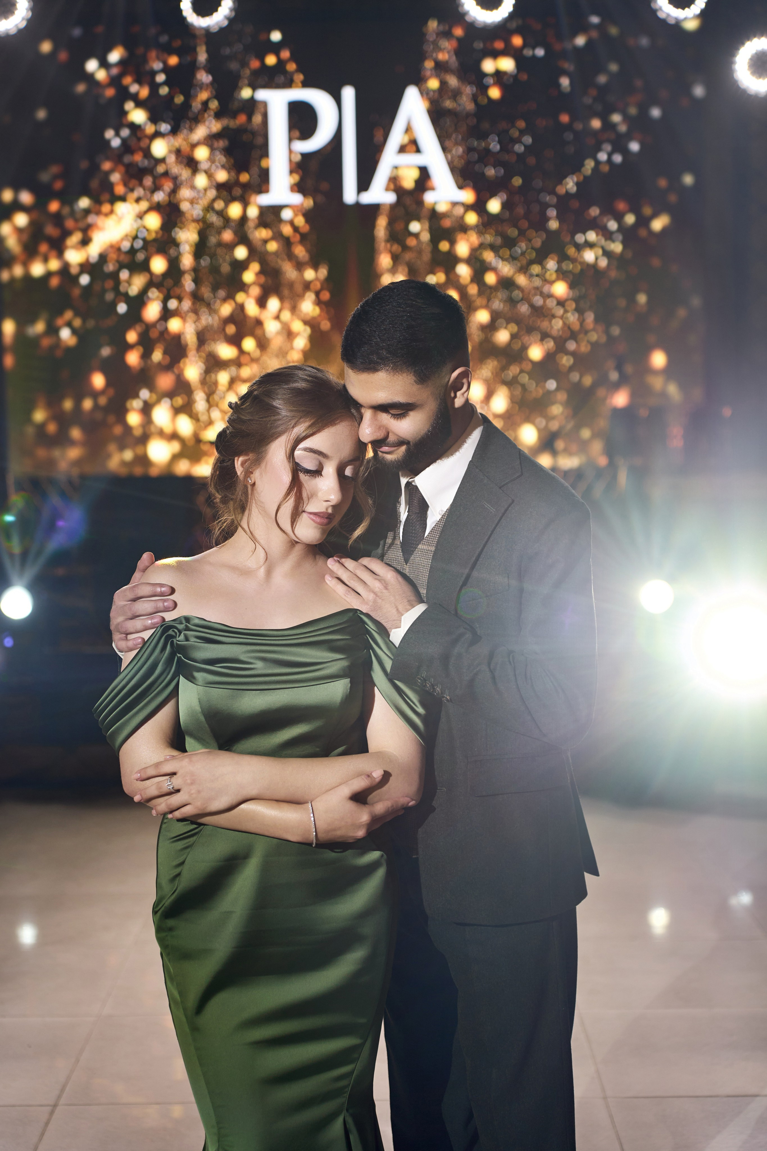 Красивое и чувственное сватовство Рафаэля & Алины в GOLDEN PALACE от ТВИНС СТУДИО. ТВИНС СТУДИО — лучшие свадебные фотографы и видеографы в Краснодаре