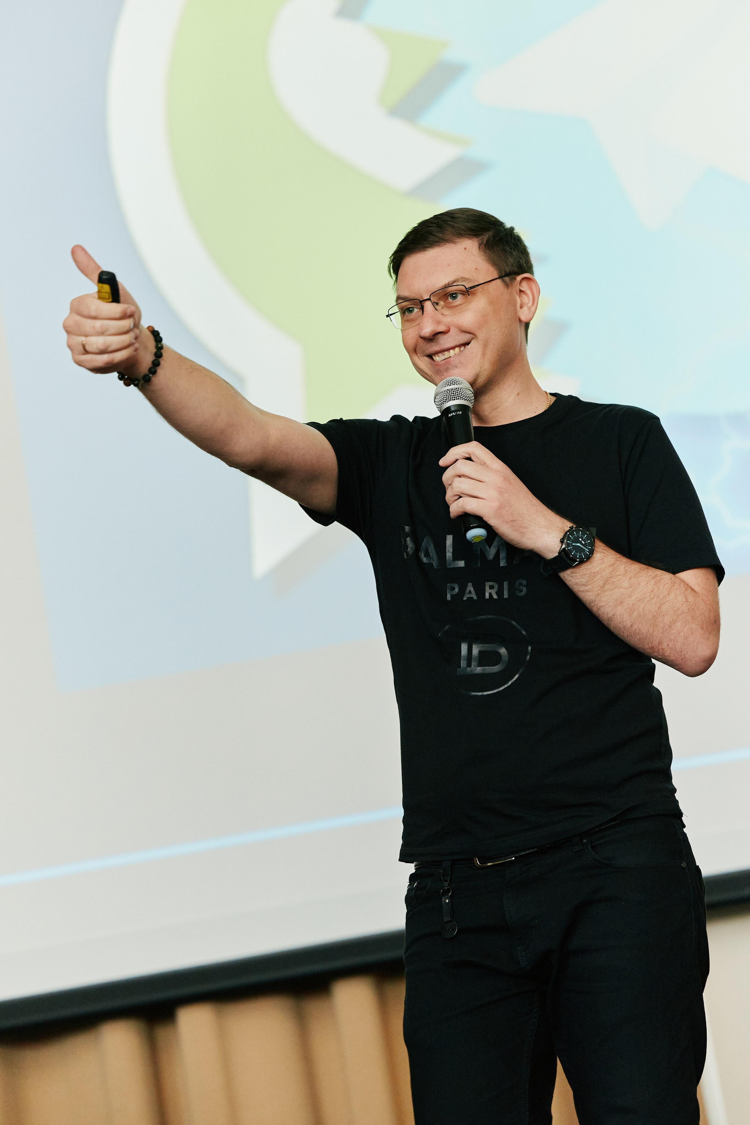 Форум Бизнес-тренды 2025 в Marriott Hotel 28.04. Свадебный репортажный фотограф краснодар максим дремов дрёмов фотосессия студия цена