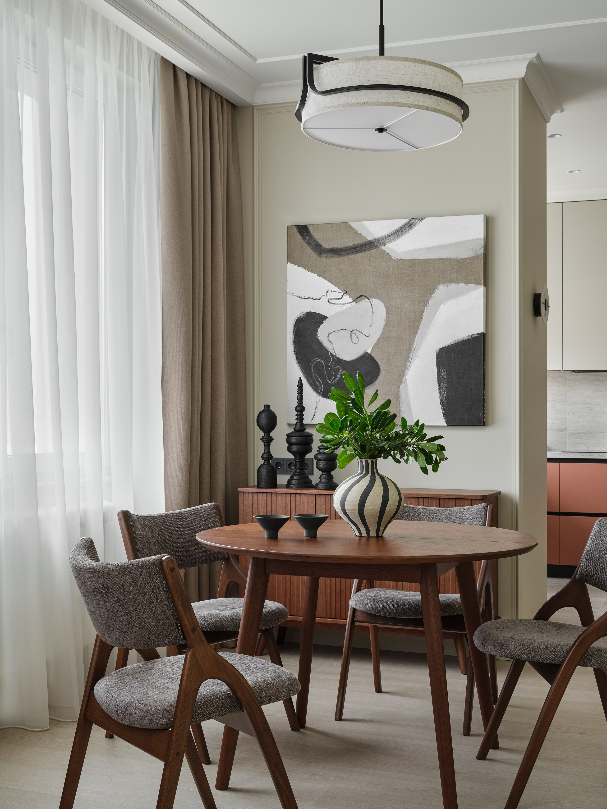 Лаконичный интерьер с акцентами. Фотограф Наталья Вершинина