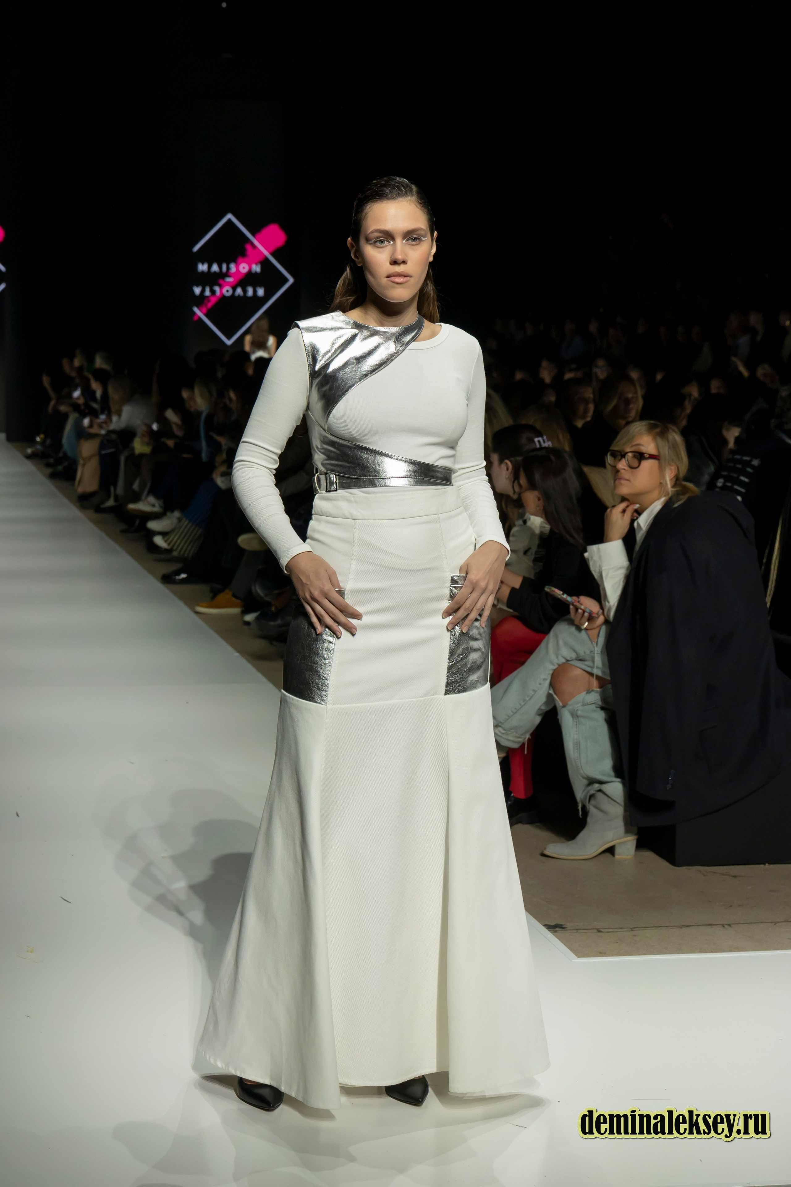 Московская неделя моды 2024 4 октября дизайнер MAISON REVOLTA Бразилия. Репортажный, семейный и студийный фотограф в Москве Демин Алексей