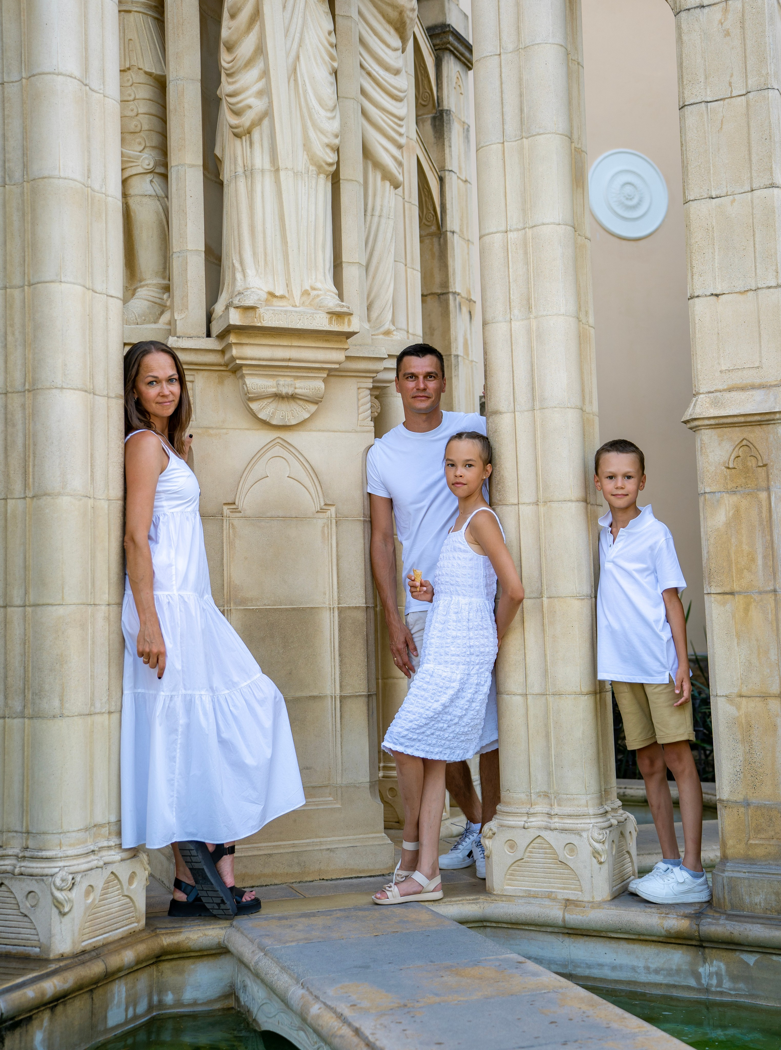 Семейная фотопрогулка по Кабардинке. Семейный и детский фотограф Екатерина Черняева. Снимаю портреты, love story, фотопрогулки, работаю на улице, в кафе, студии, дома у клиента