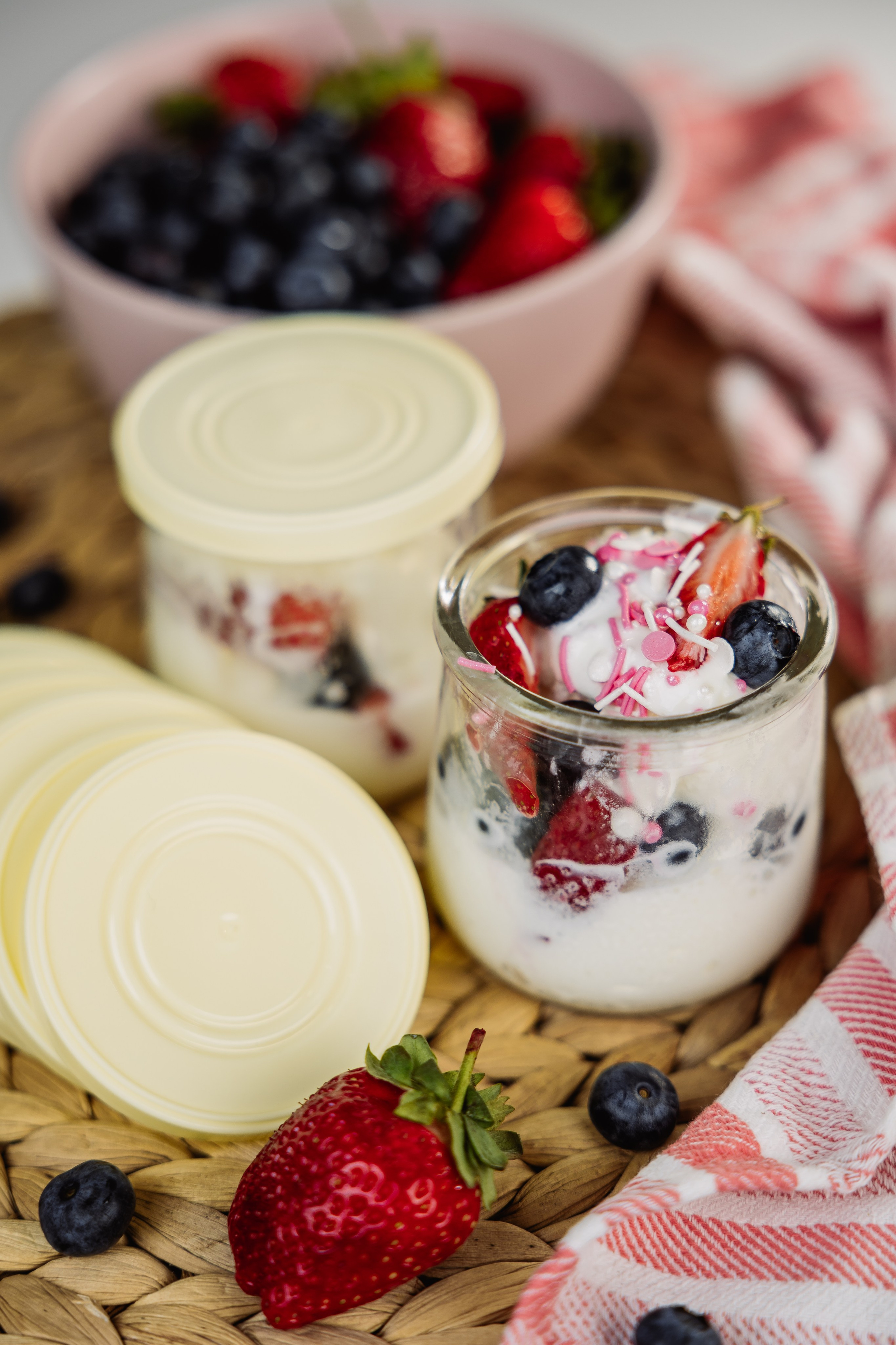 КРЫШКИ ДЛЯ КОЛОМЕНСКИХ ЙОГУРТОВ |OZON | Wildberries. ФОТОГРАФ ИРИНА ШАМАТАВА