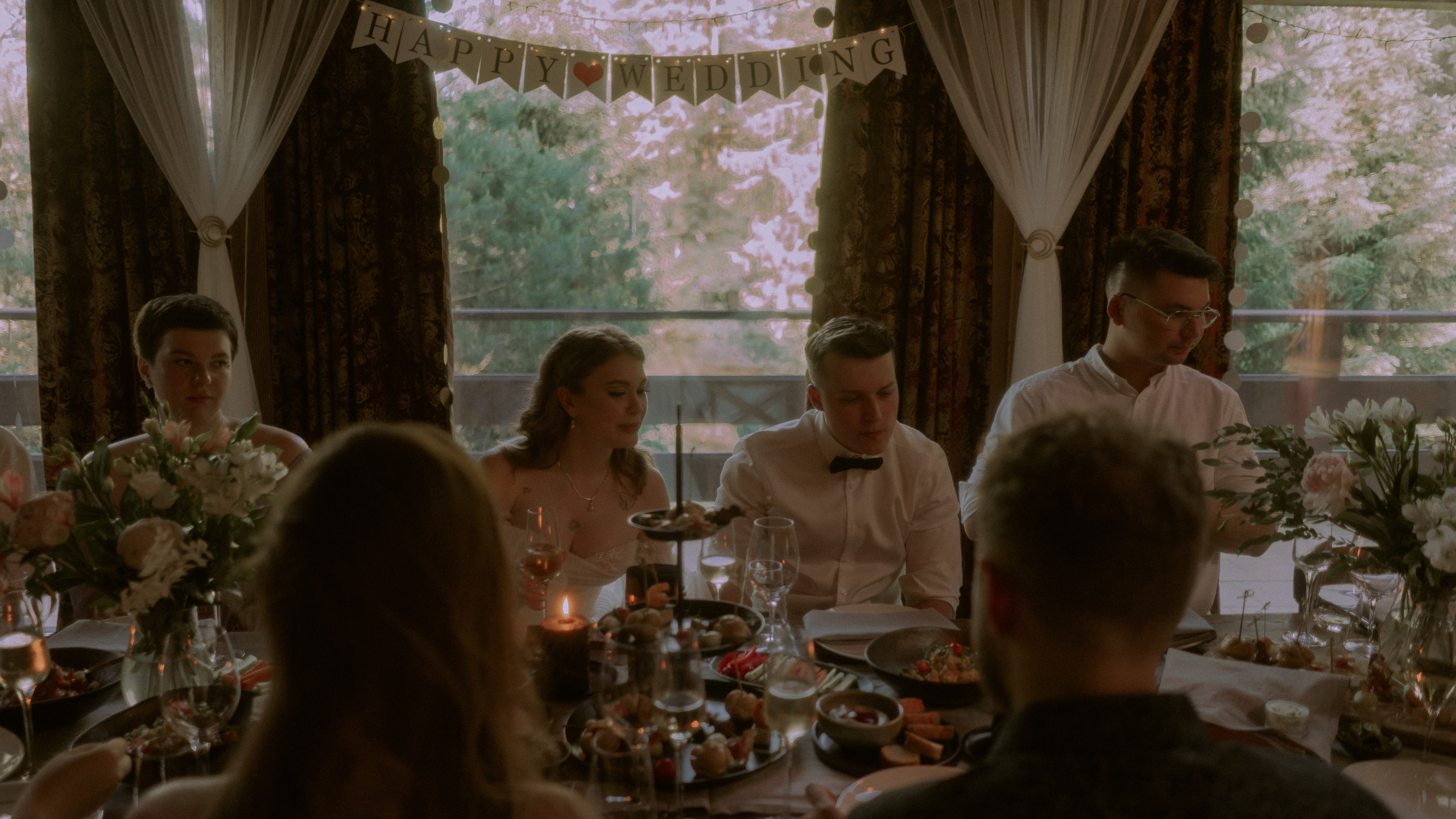 Свадебная субмарина'. Свадебный фотограф в Санкт-Петербурге Миша Репина