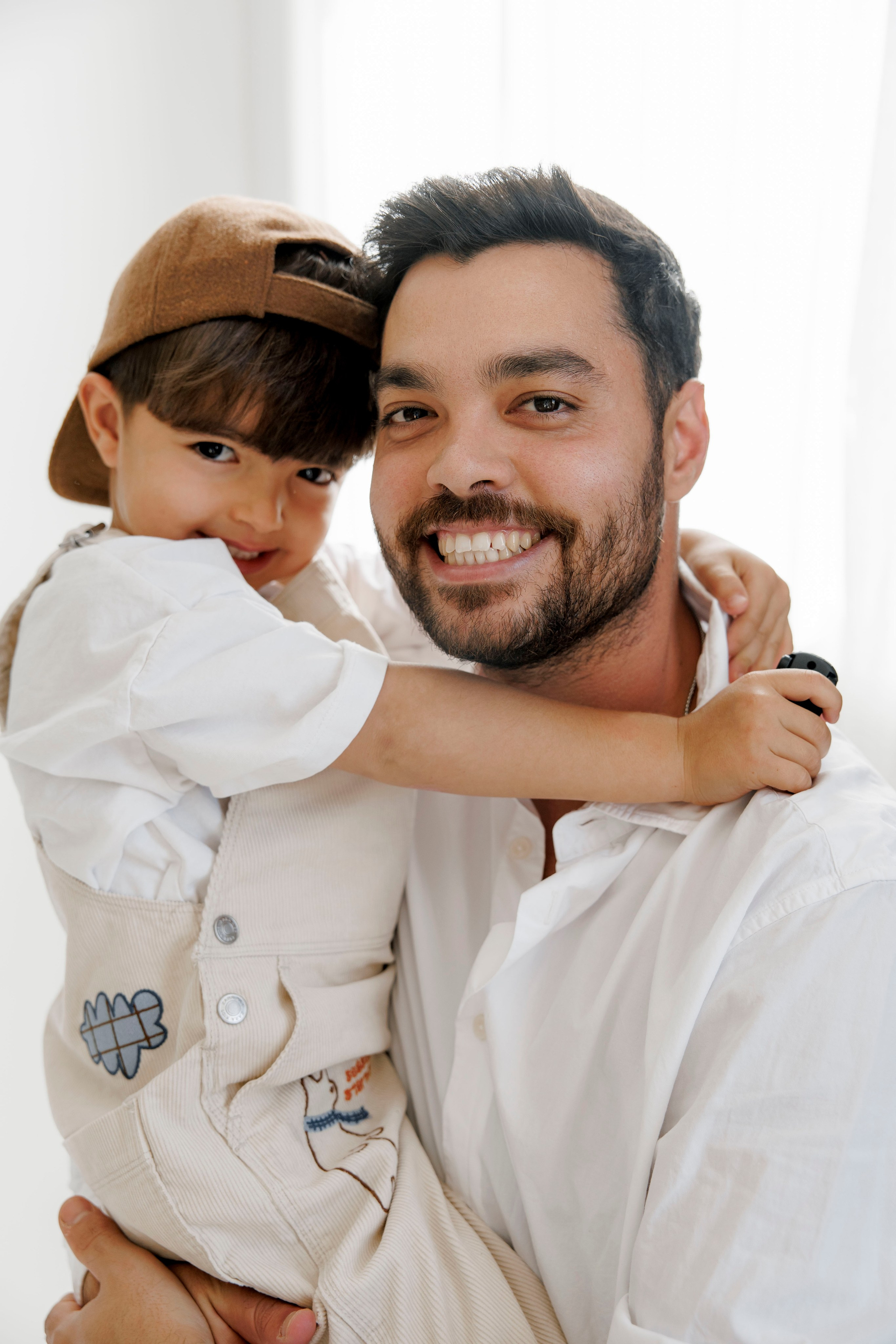 Family photoshoot inside the studio. Wedding and family photographer