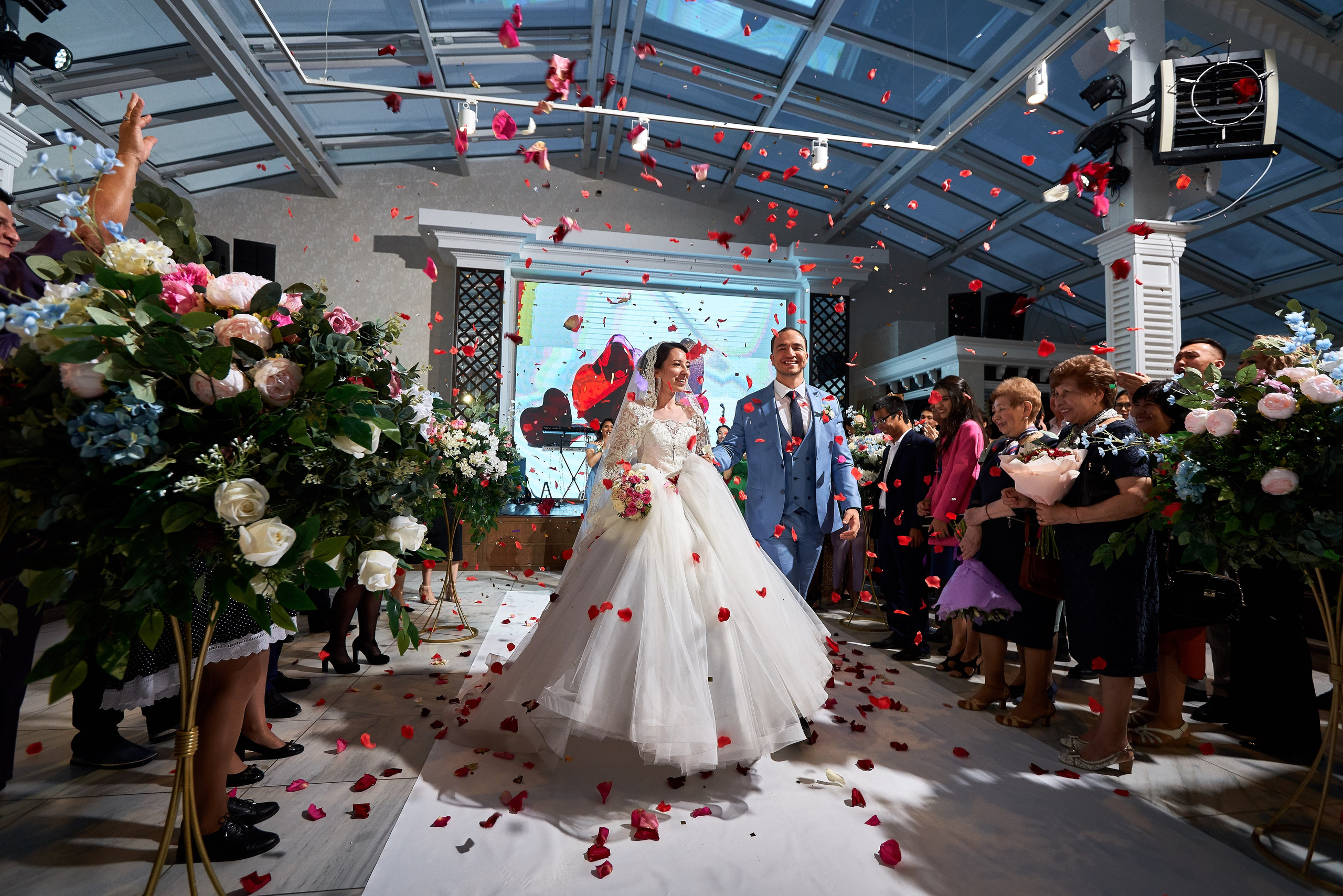 Фотограф на свадьбу. Свадебный фотограф в Самаре Москве Санкт-Петербурге Уральск