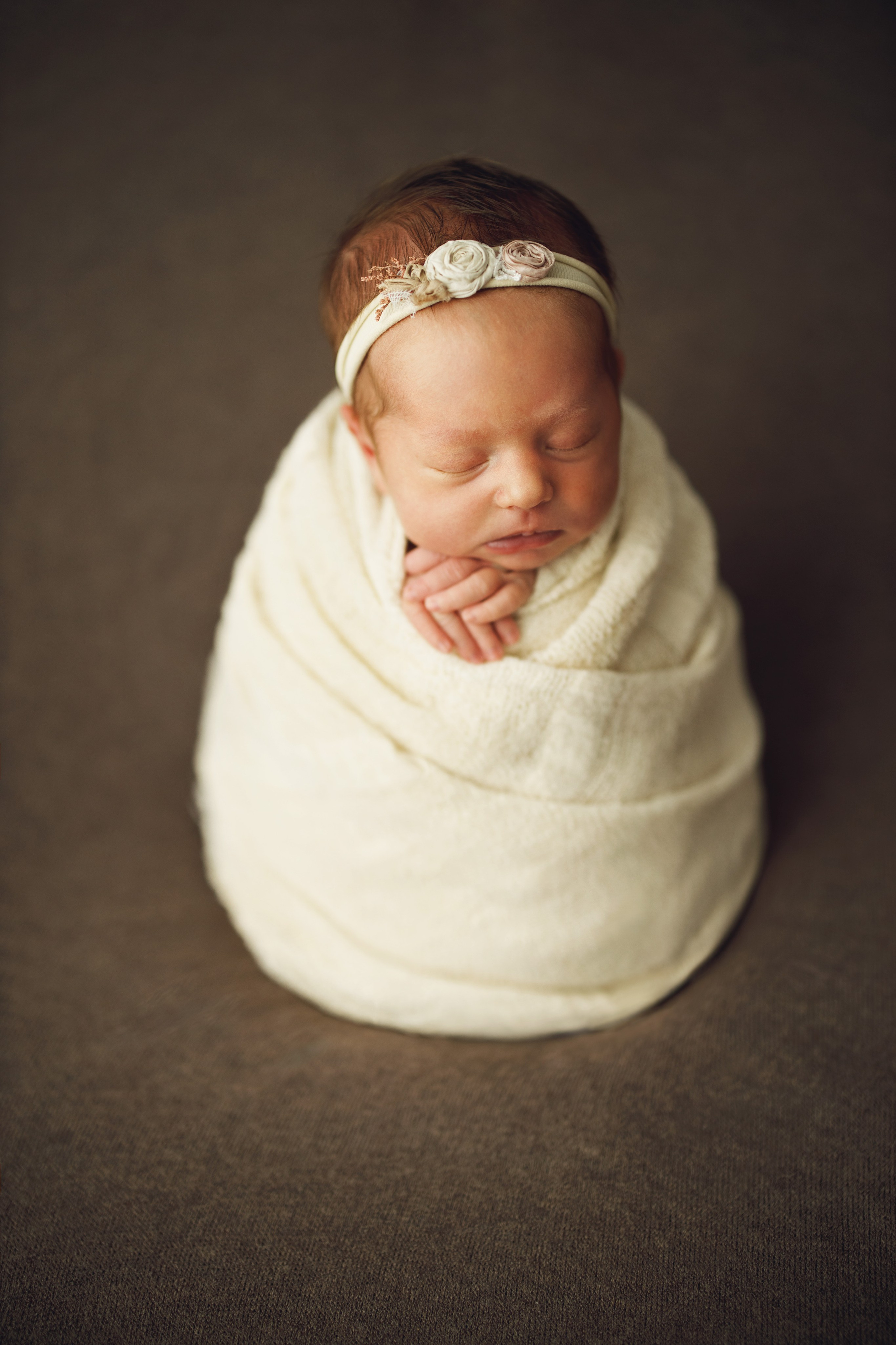 Ньюборн фотосессии в Старом Осколе. Фотостудия для новорожденных в Старом Осколе Гильфановых Юрия и Ольги