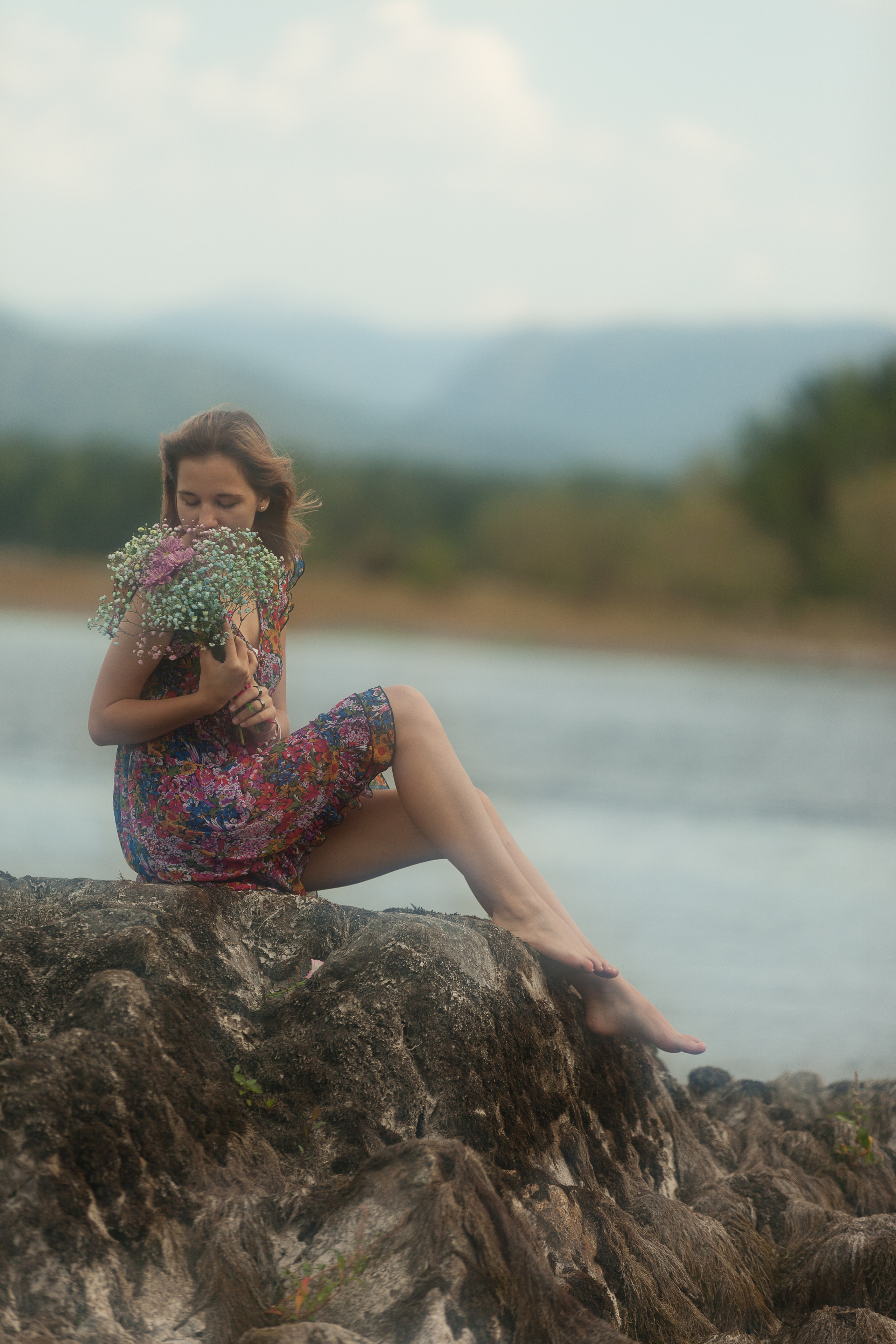 Карина на Бергу реки, фотограф Иван Зиновьев 