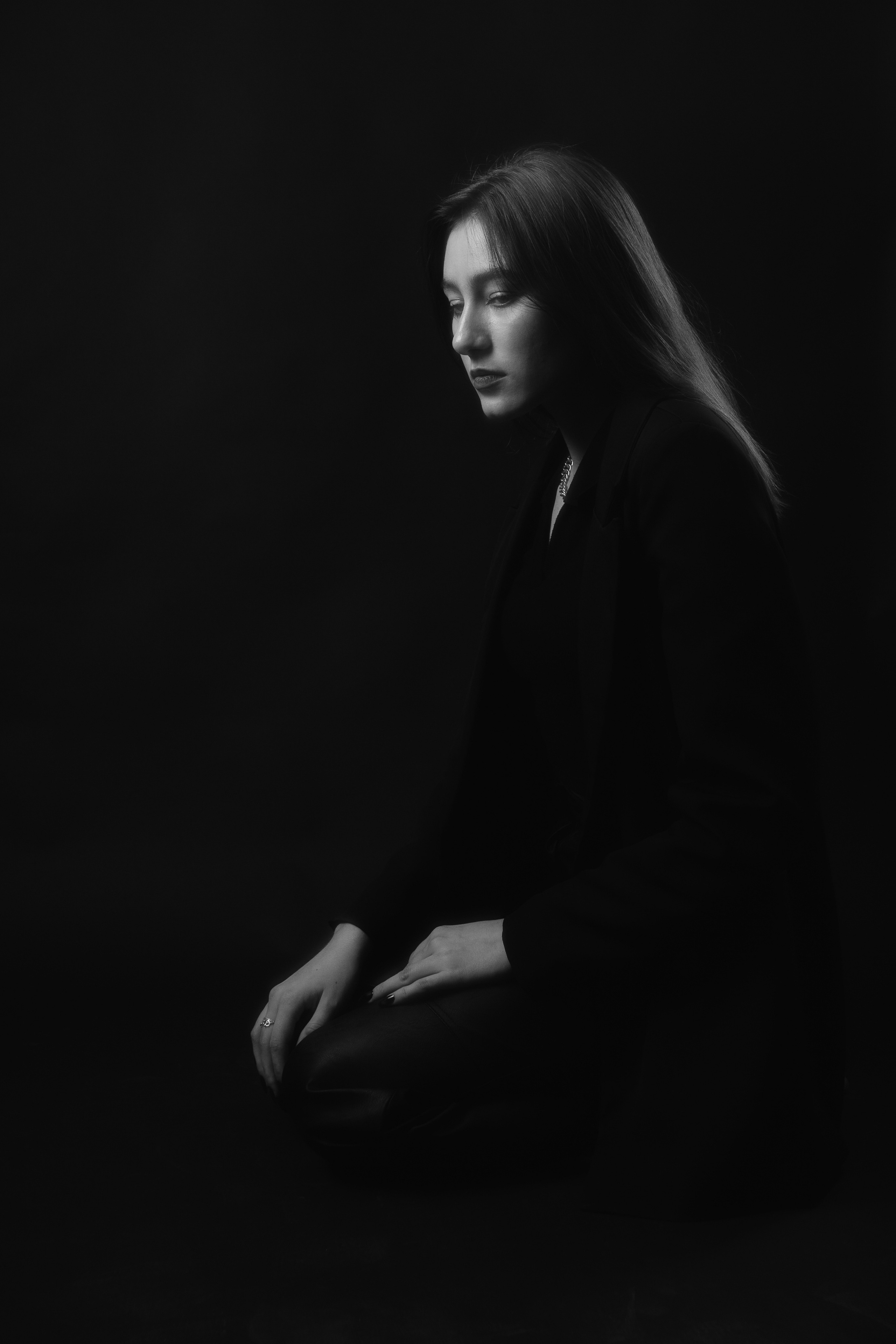 ЧБ портрет Арины, фотограф Иван Зиновьев 