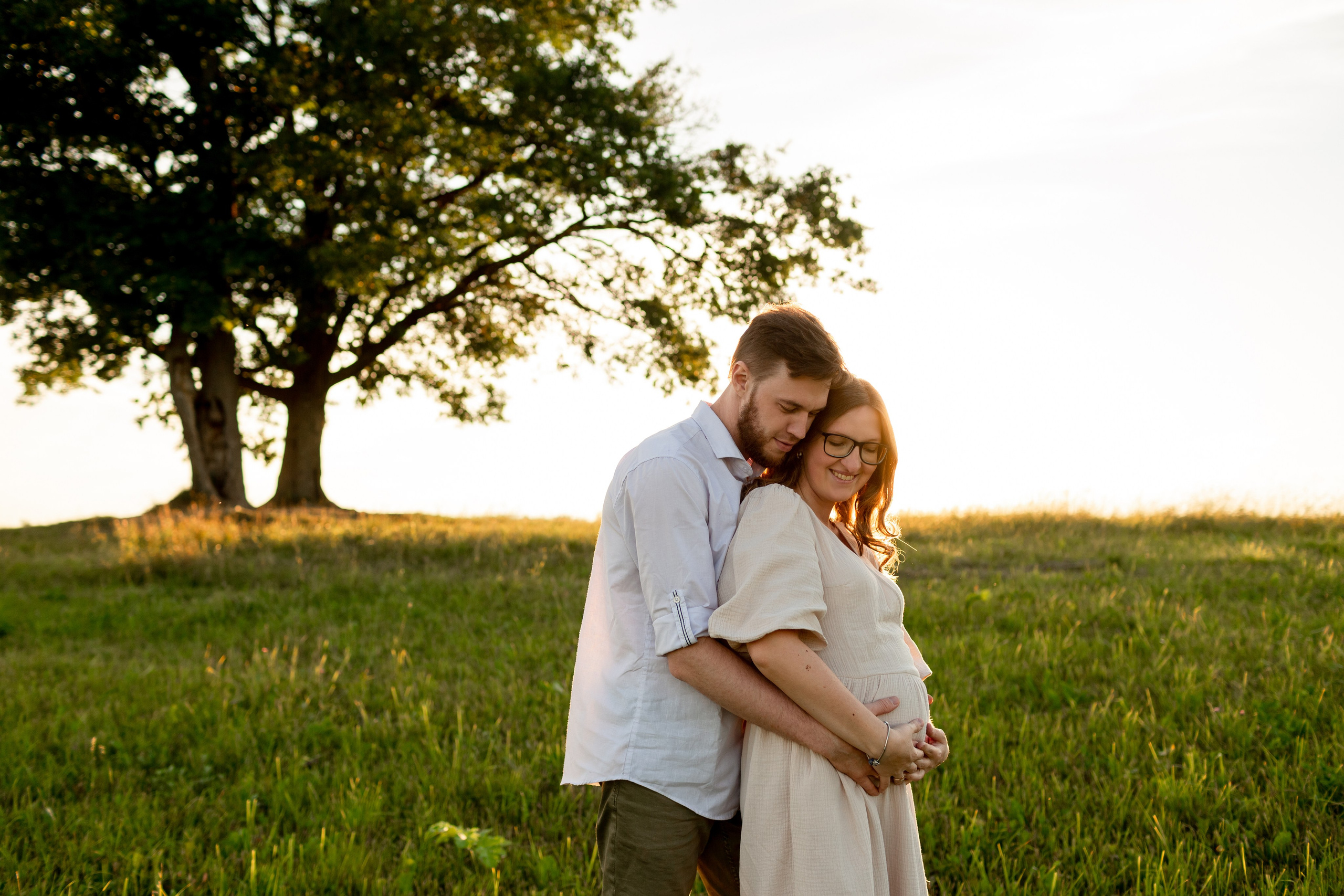 В ожидании чуда. Закат в поле. Свадебный фотограф Кирилл Белый