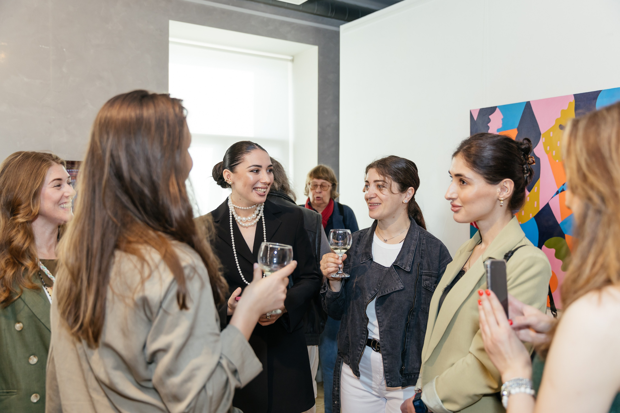 Выставка Лиры Алборовой «Цвет — это я». Свадебный и репортажный фотограф в Санкт-Петербурге Николай Голованов