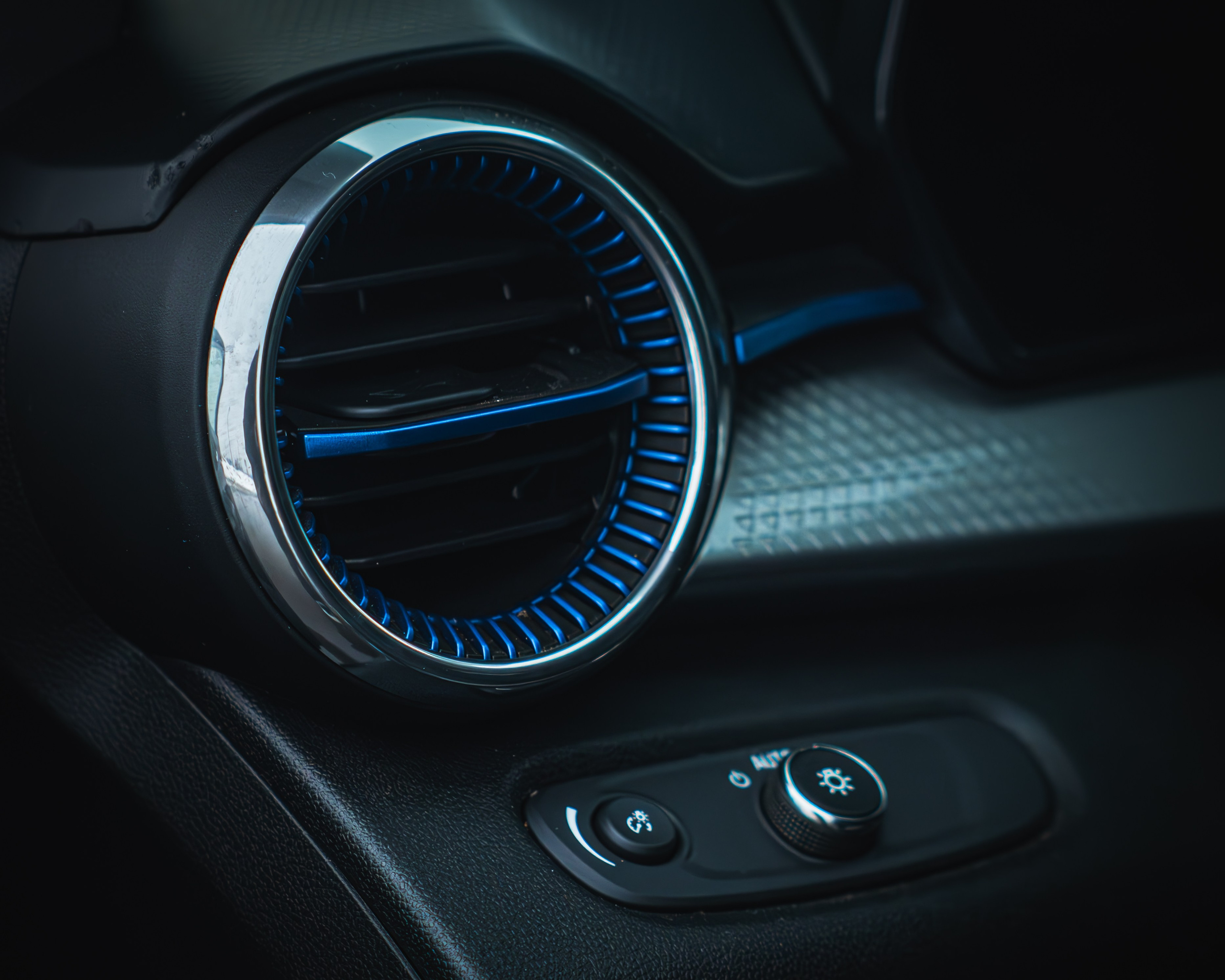 На продажу. Автомобильный фотограф в Москве