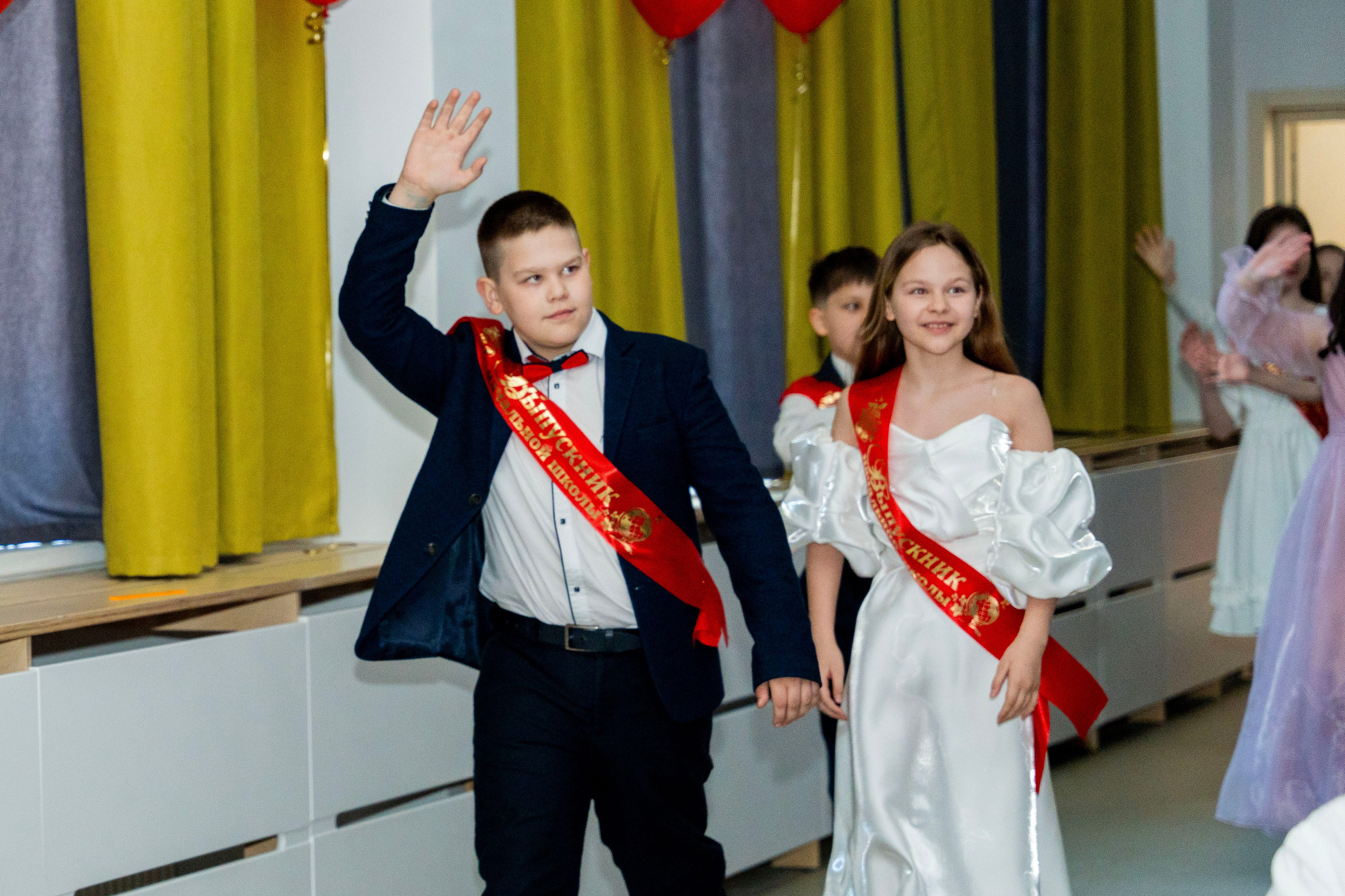 Выпускные 4 классы. Фотограф Юлия Попова