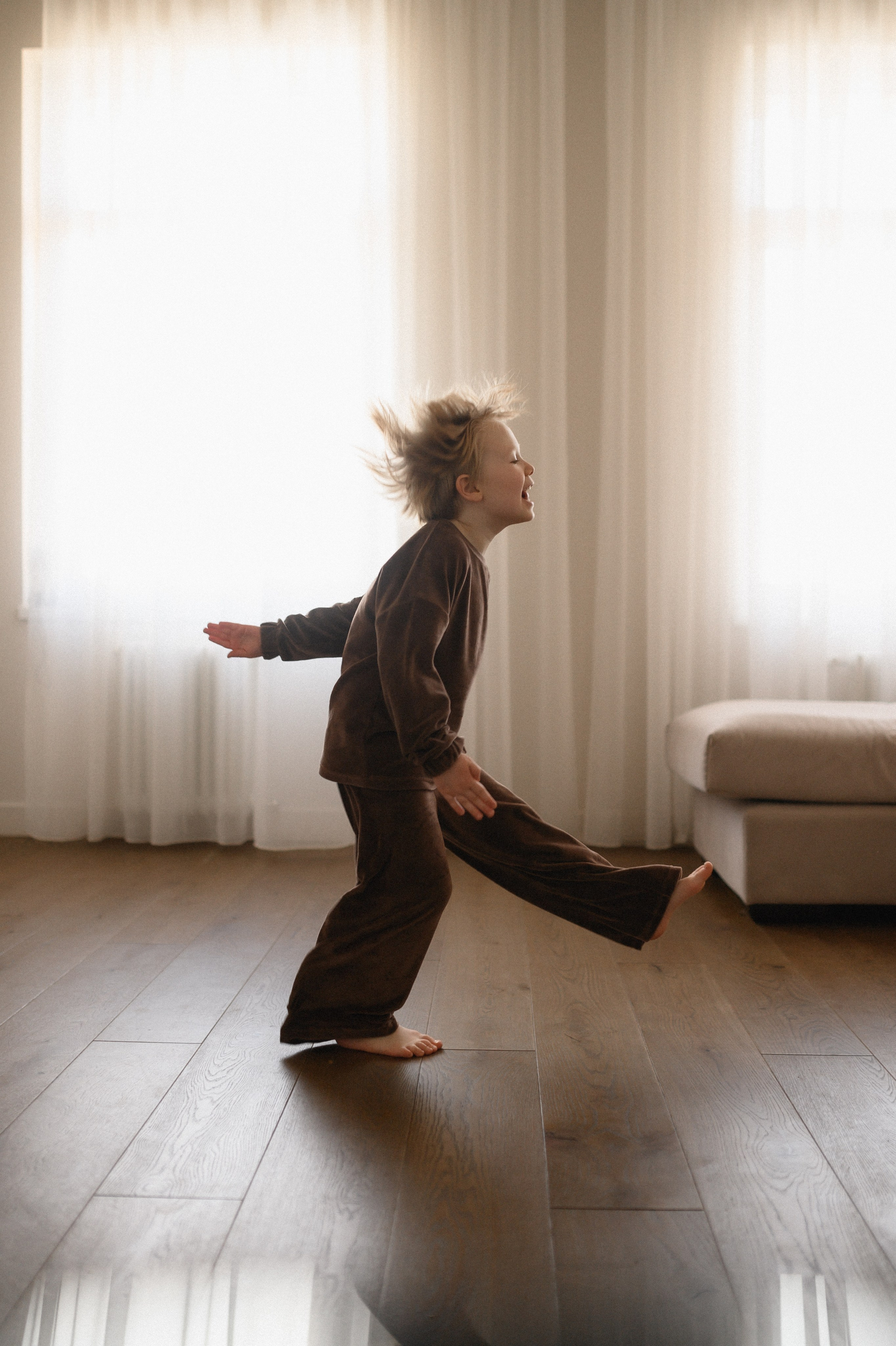 Валентин, Ирина, Евсей, Кира и Агата дома. Семейный и свадебный lifestyle-фотограф в Москве Мария Петрова